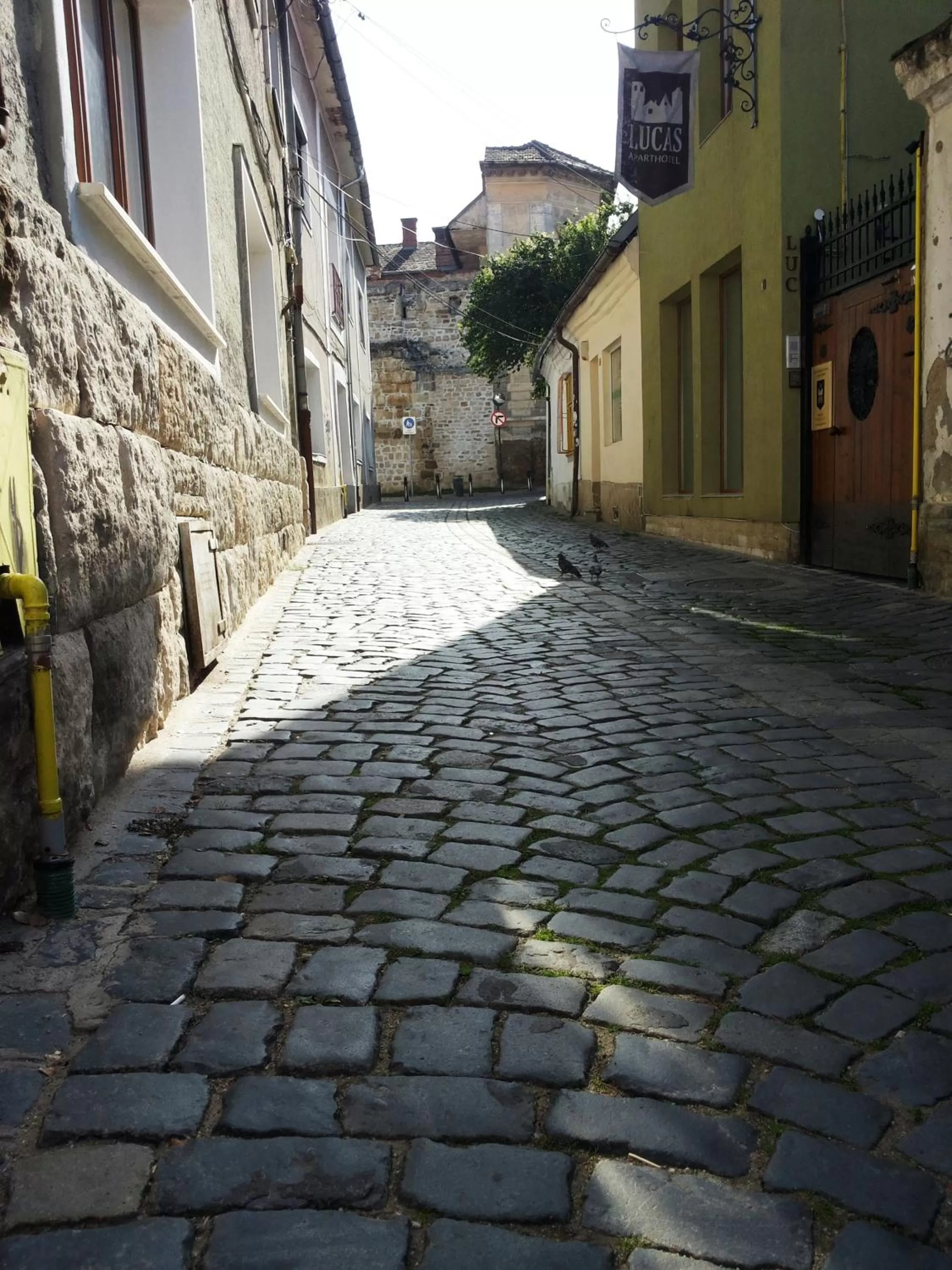 Facade/entrance in Lucas 10 Apartments