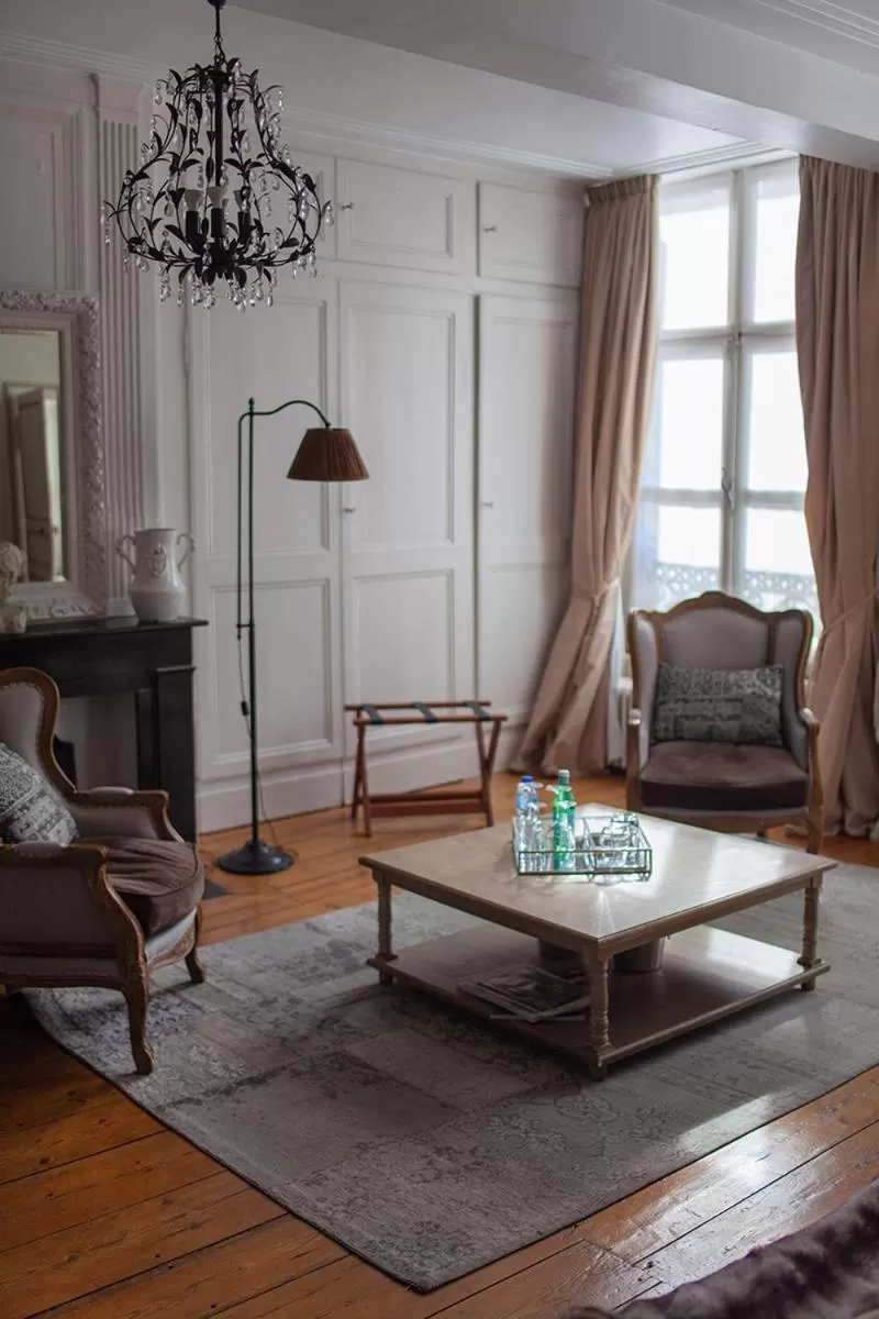 Seating area in Bienvenue Chez Nous