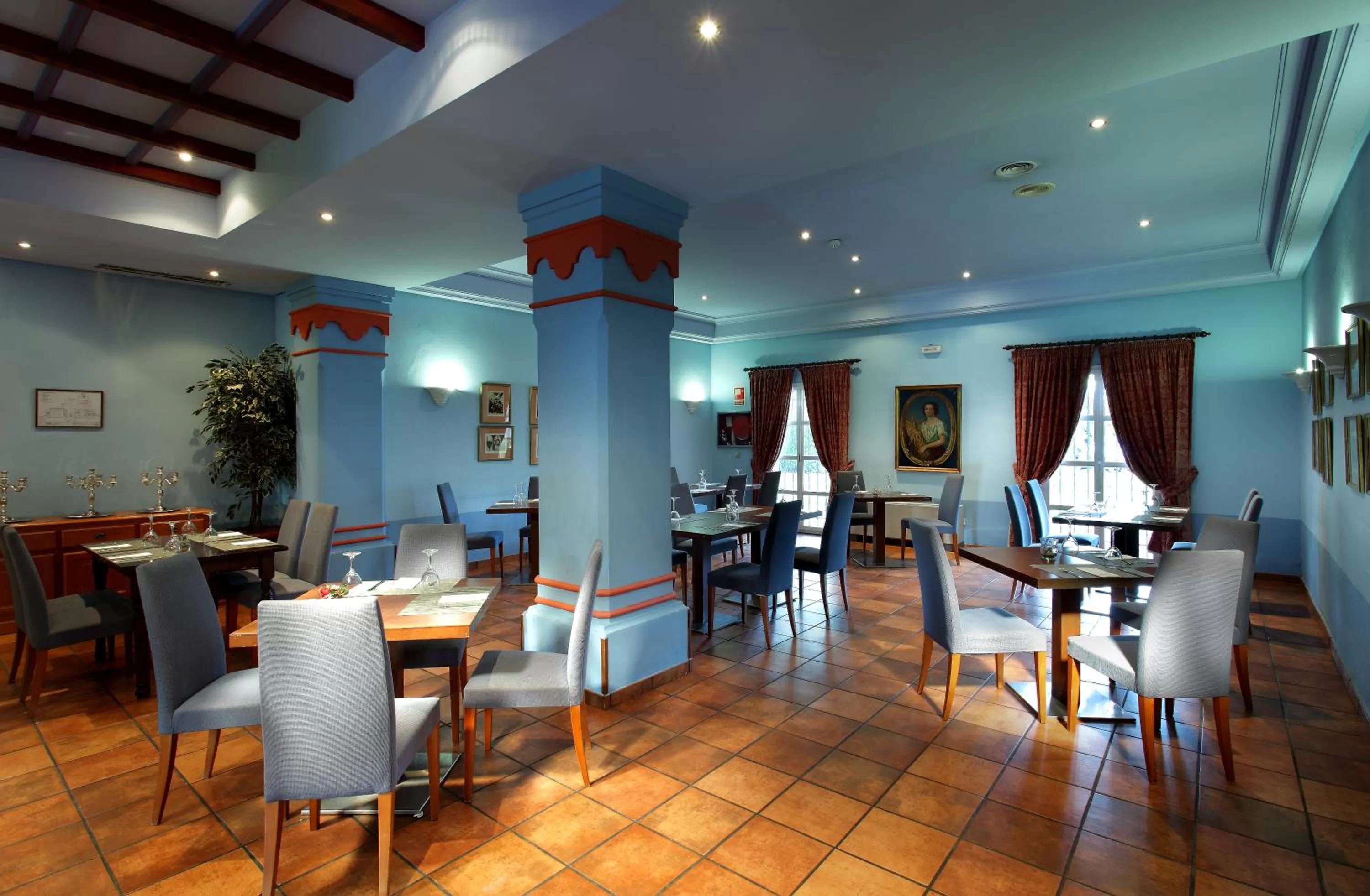 Restaurant/places to eat in Exe Gran Hotel Solucar