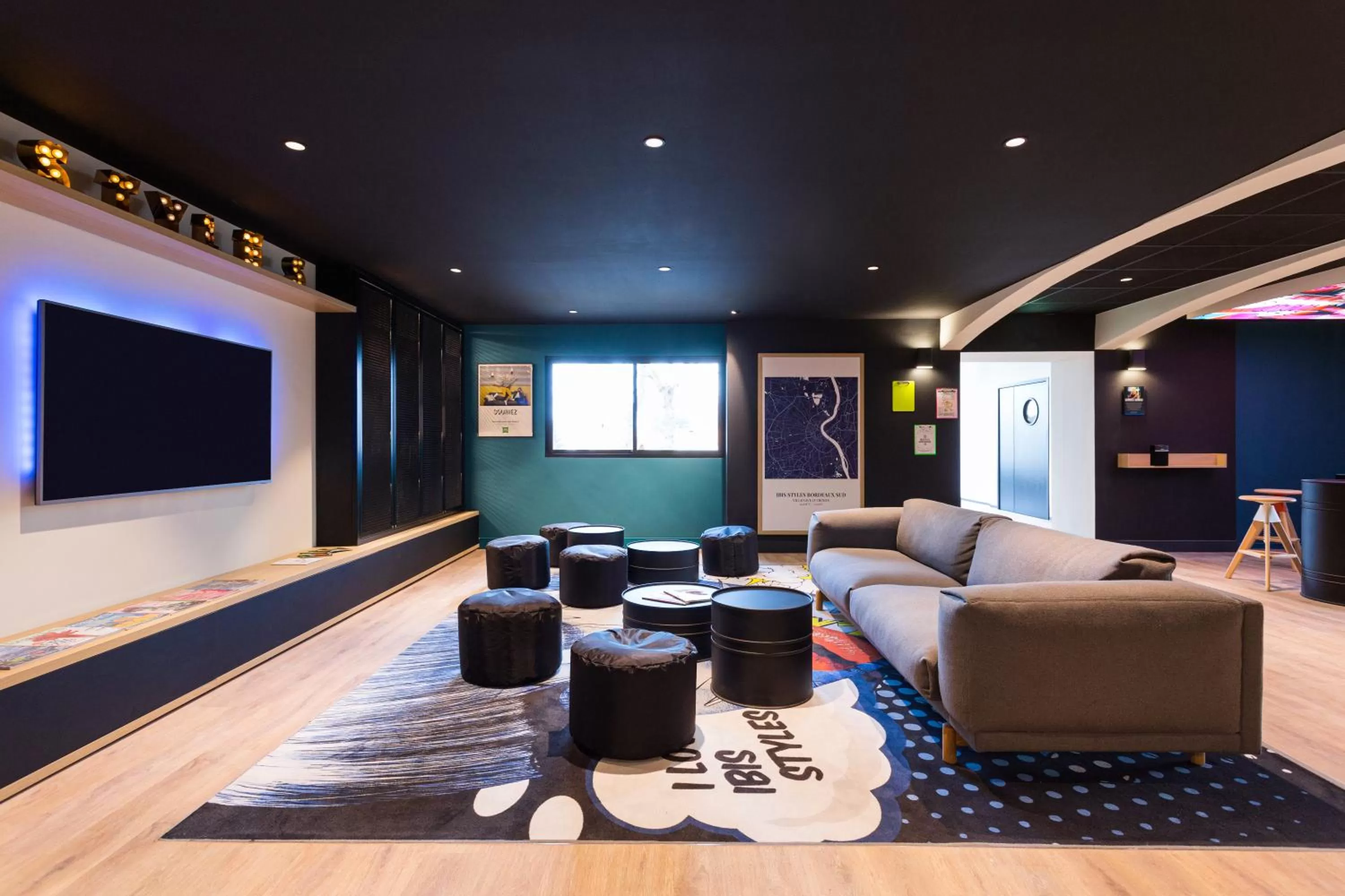 Lobby or reception in ibis Styles Bordeaux Sud