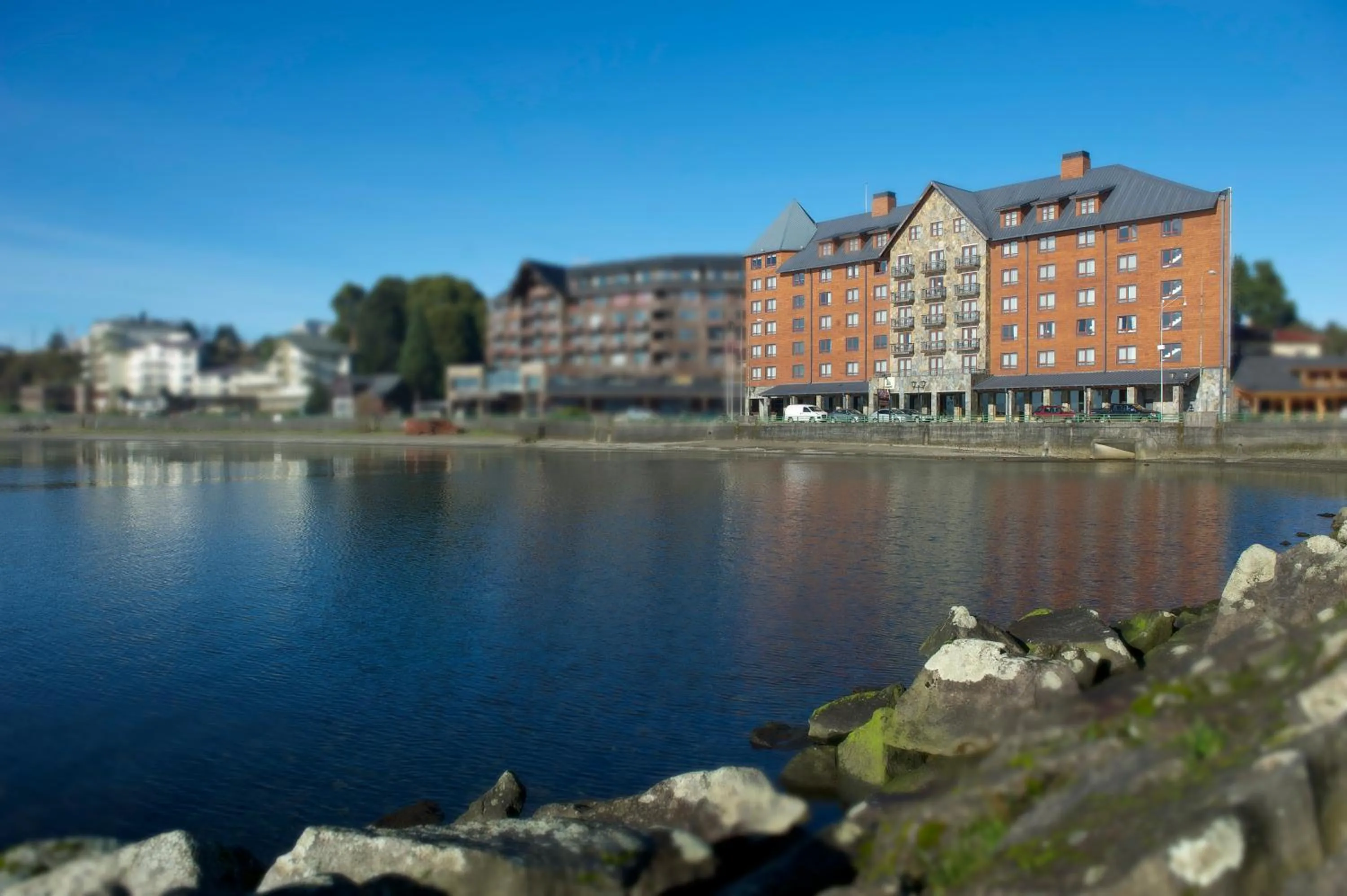 Facade/entrance in Radisson Hotel Puerto Varas