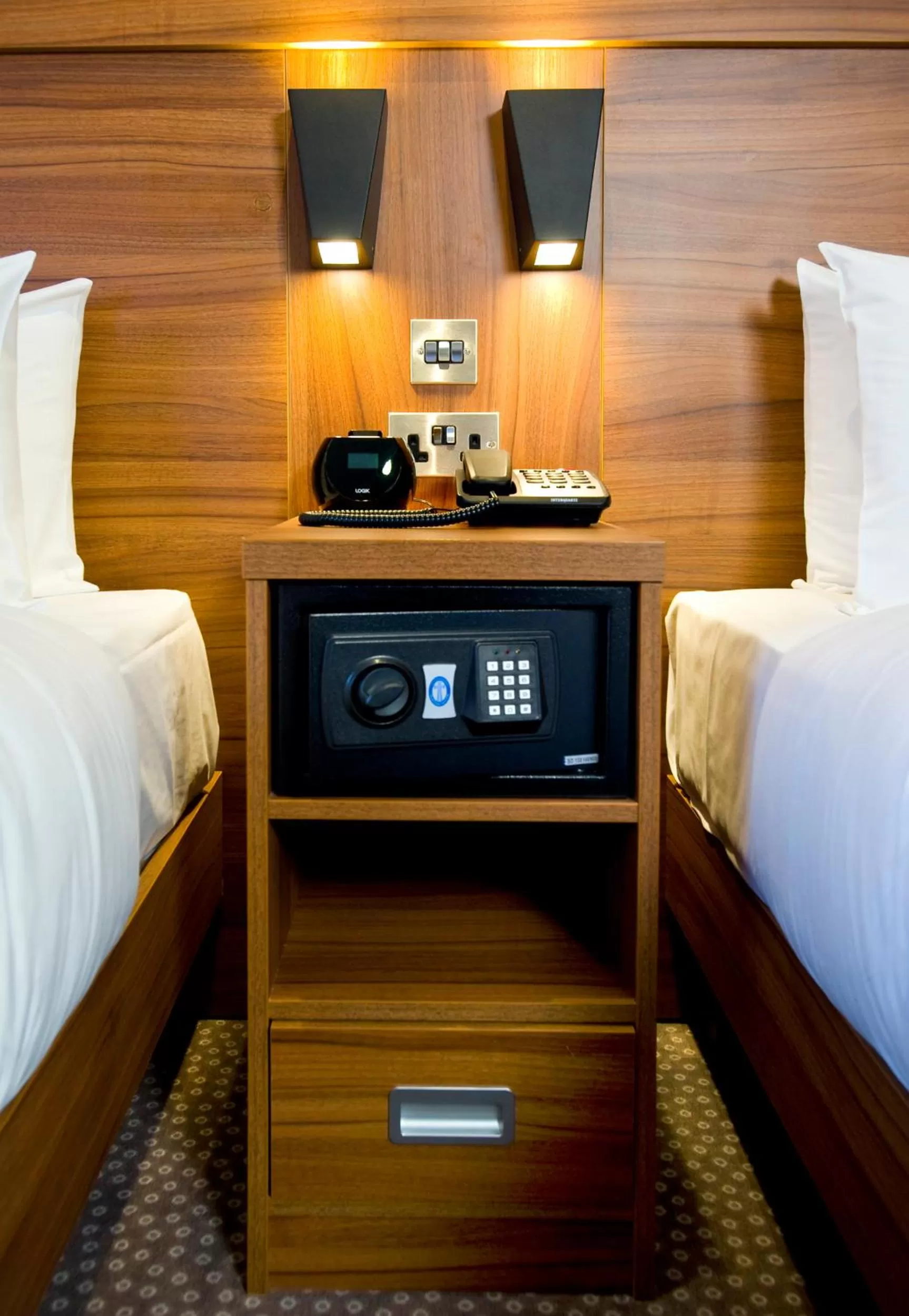 Decorative detail, Bed in London Court Hotel