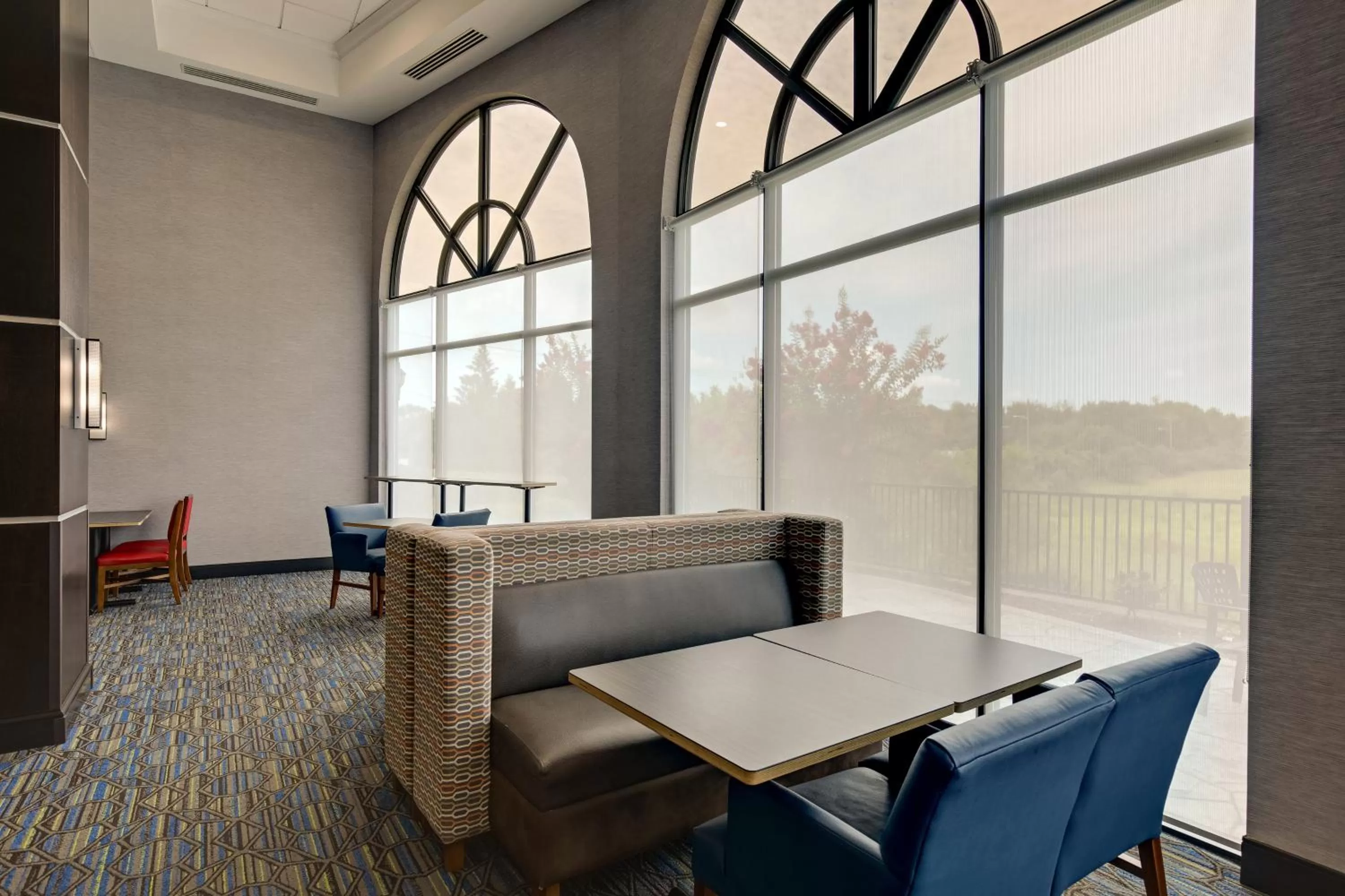 Breakfast in Holiday Inn Express Nashville-Opryland by IHG