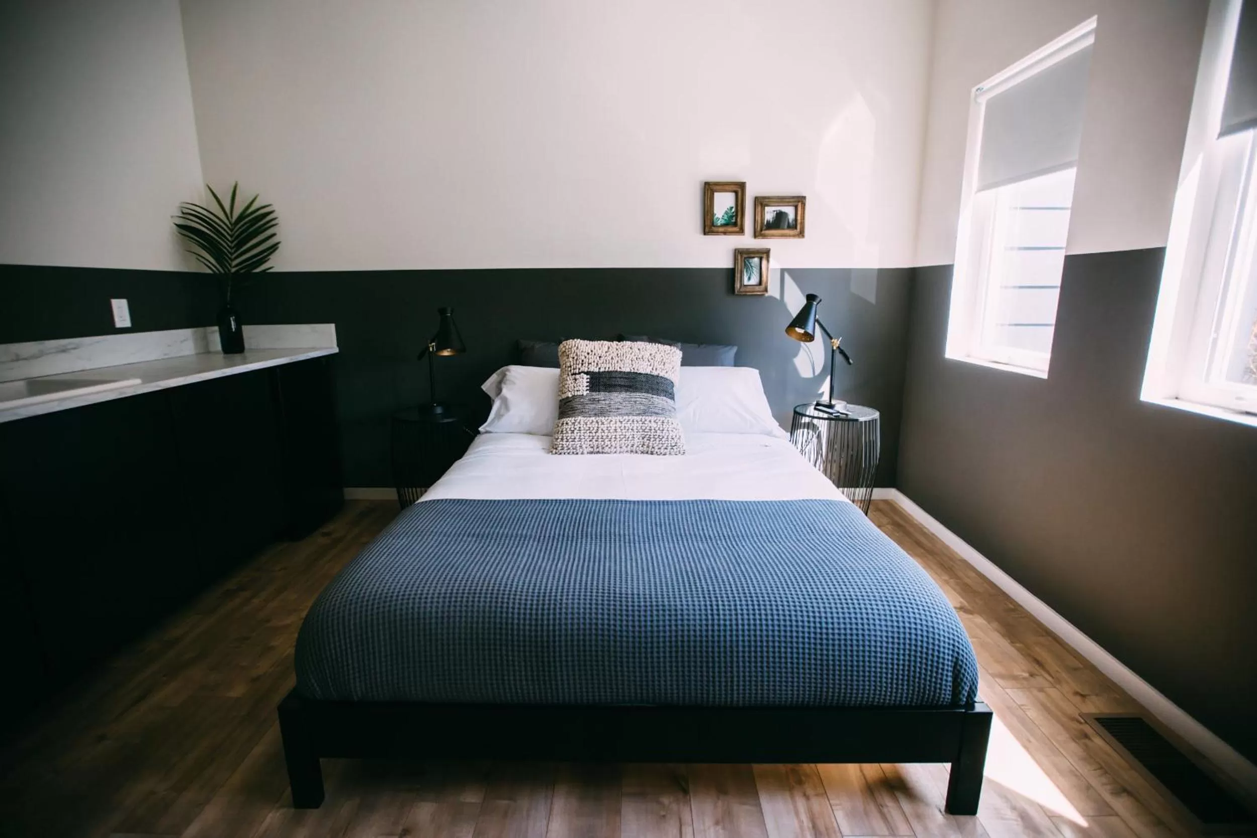 Photo of the whole room, Bed in Noon on Sunset Hill