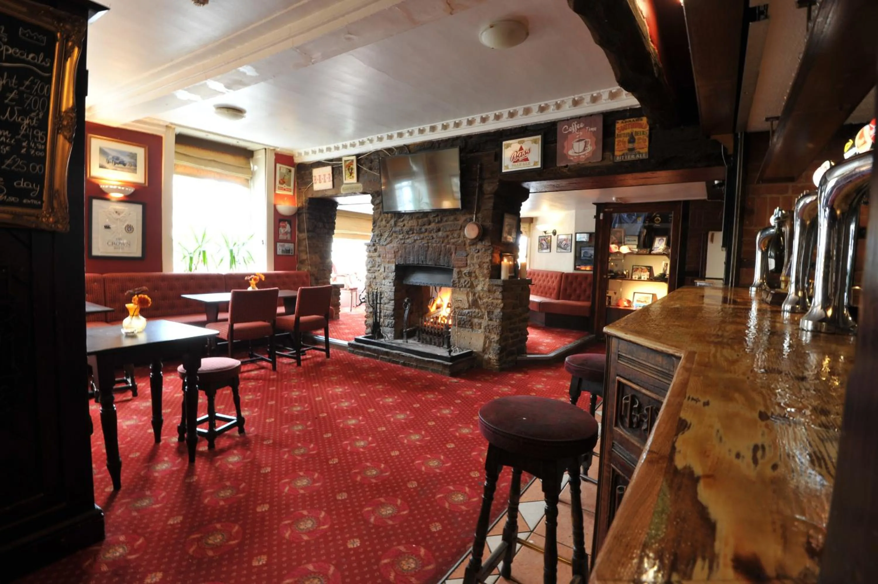 Lounge or bar in Crown Hotel Brackley