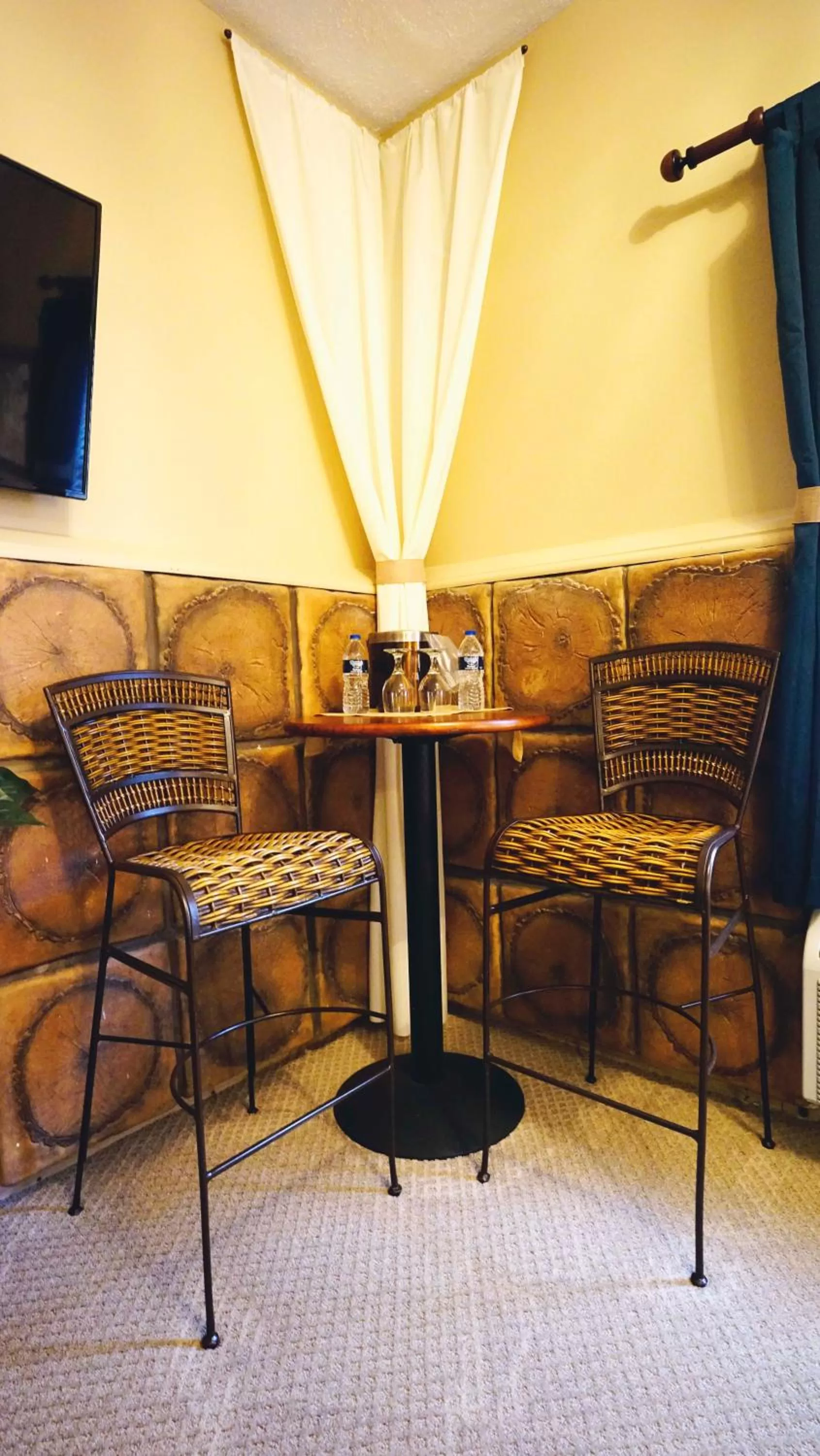 Seating Area in Hotel Frankfort & Restaurant