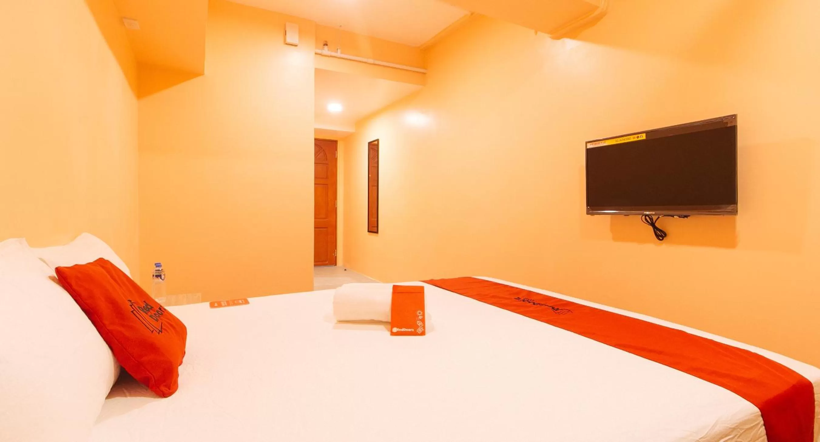 Bed in RedDoorz Plus @ Kaizen Suites Taft Avenue