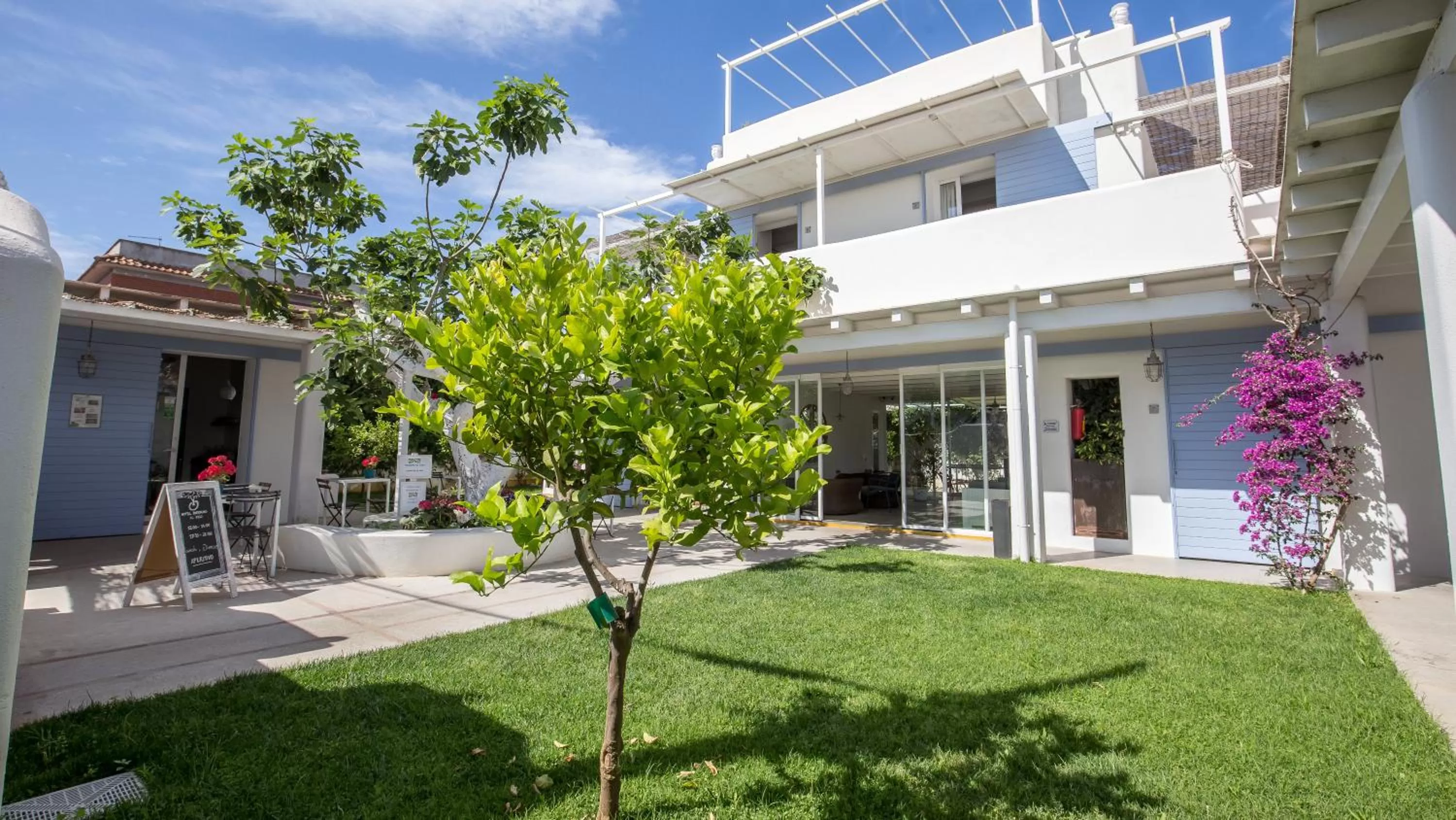 Facade/entrance in Hotel Intorno Al Fico