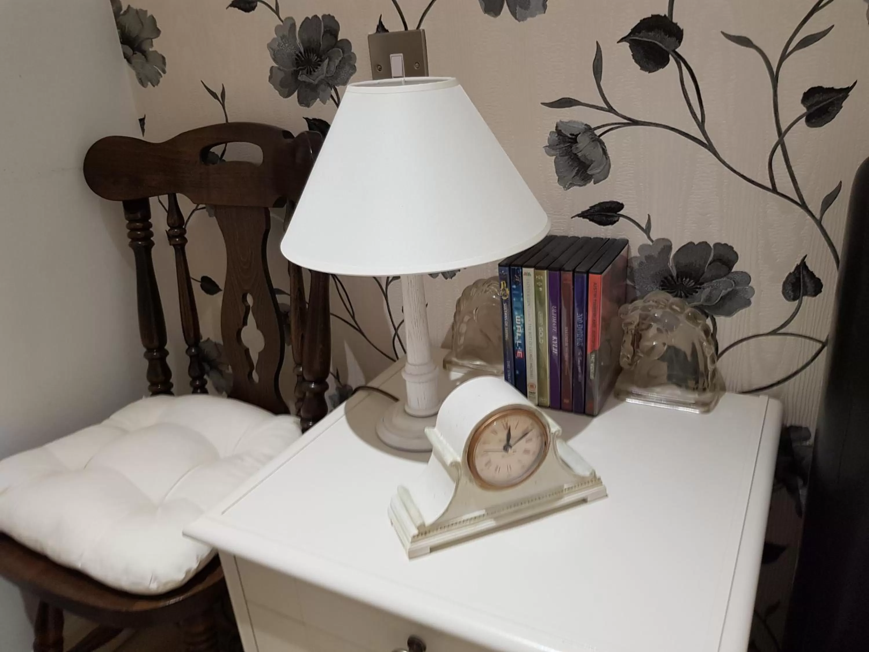 Suite with Private Courtyard in Best Area Close to Leeds Centre