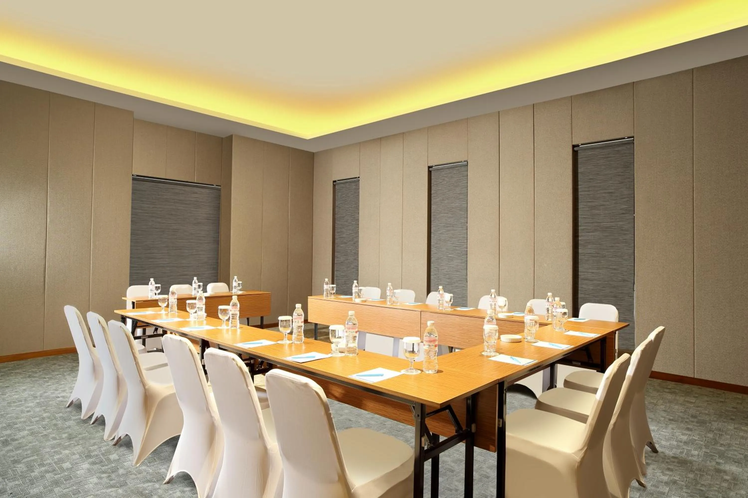 Meeting/conference room in BATIQA Hotel Lampung