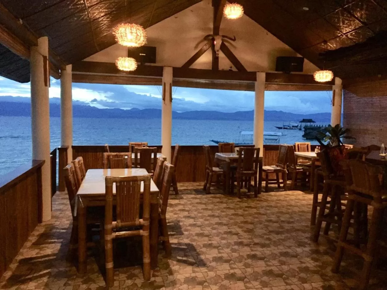 Restaurant/places to eat in Tauig Beach Resort