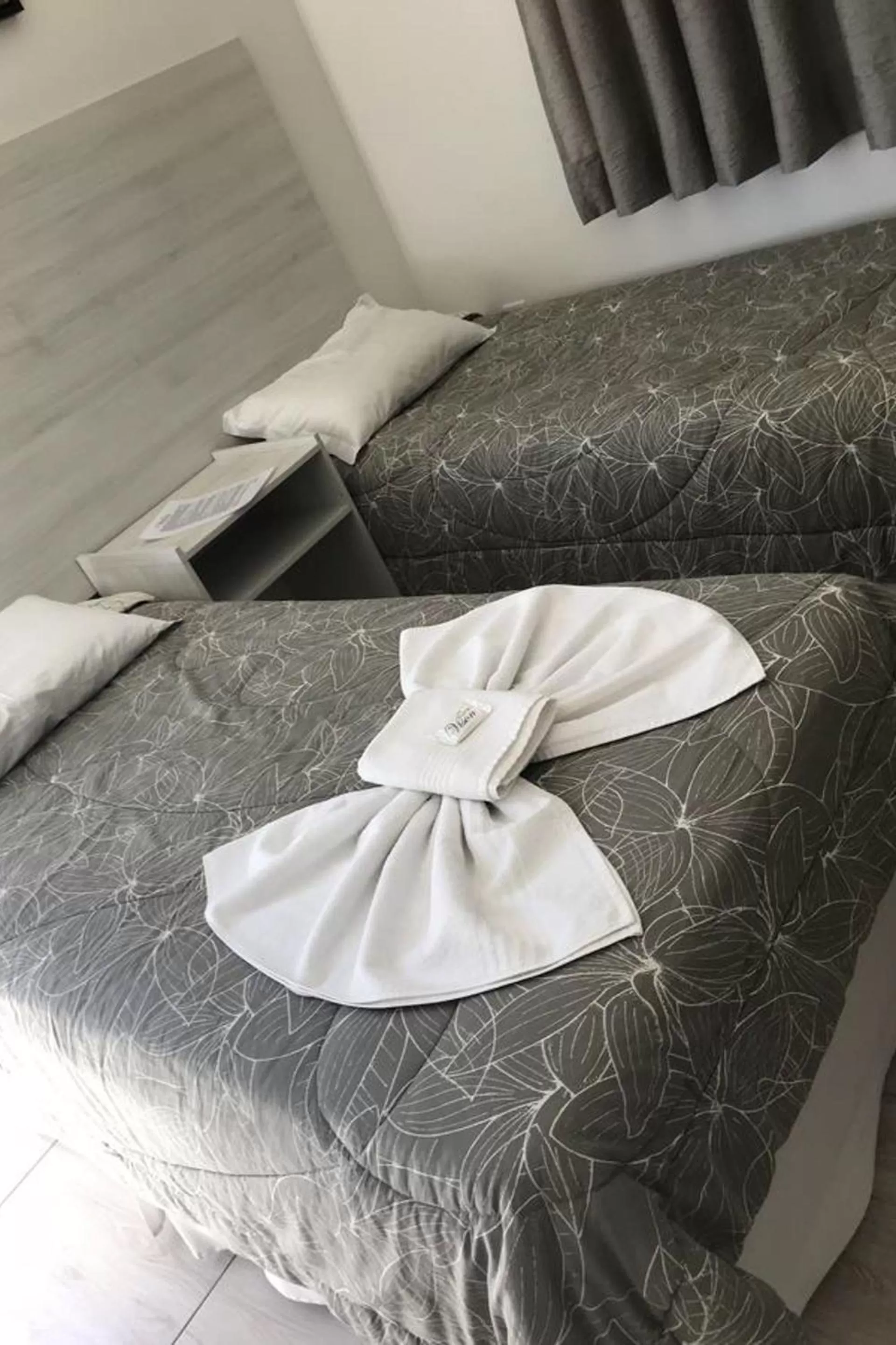 Bathroom, Bed in Hotel Vison