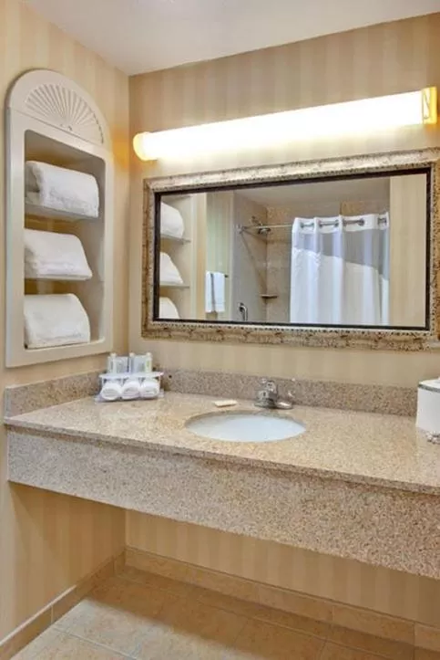 Bathroom in Holiday Inn Express Tehachapi by IHG