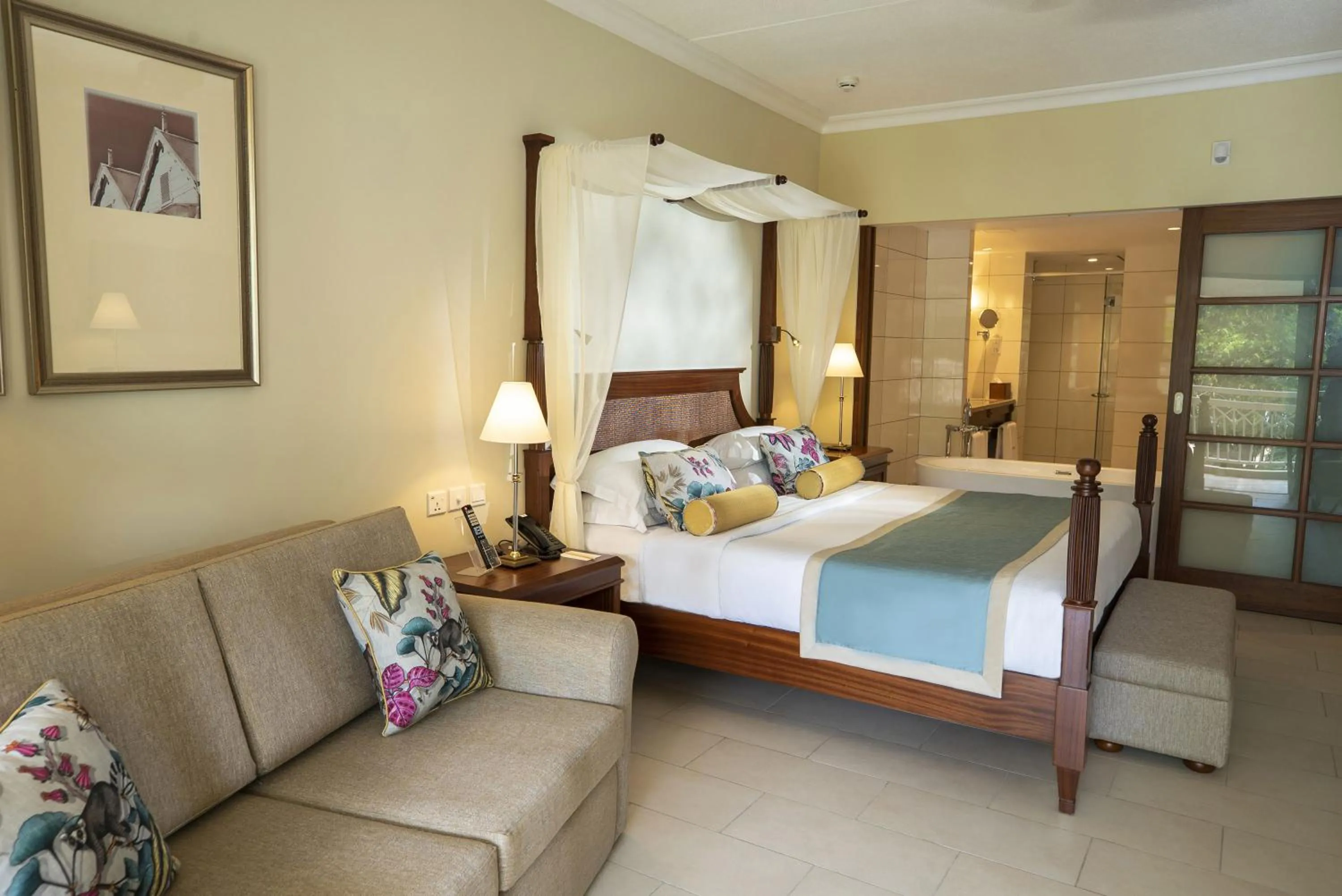 Bedroom, Bed in Maritim Resort & Spa Mauritius