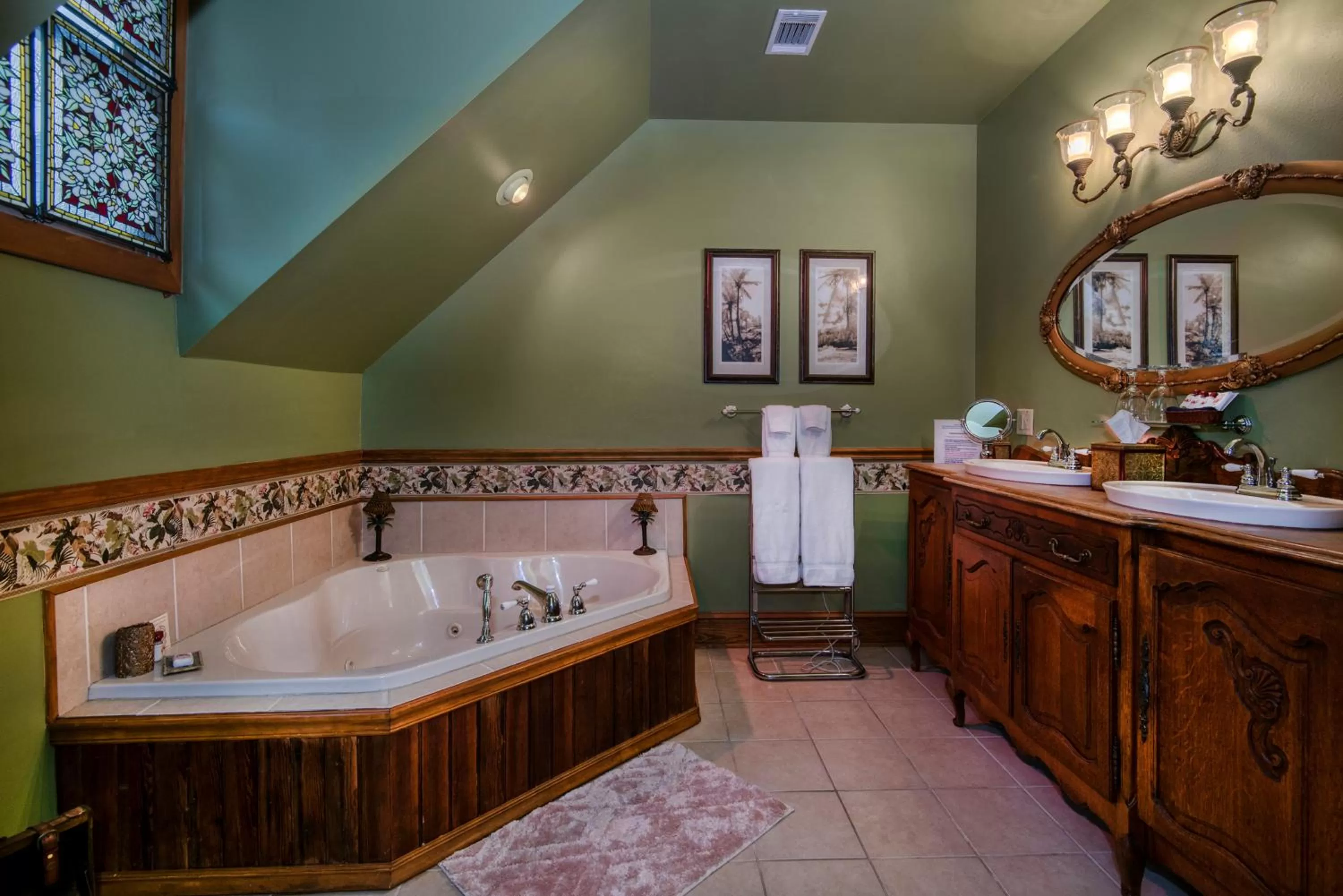 Bathroom in The Empress of Little Rock