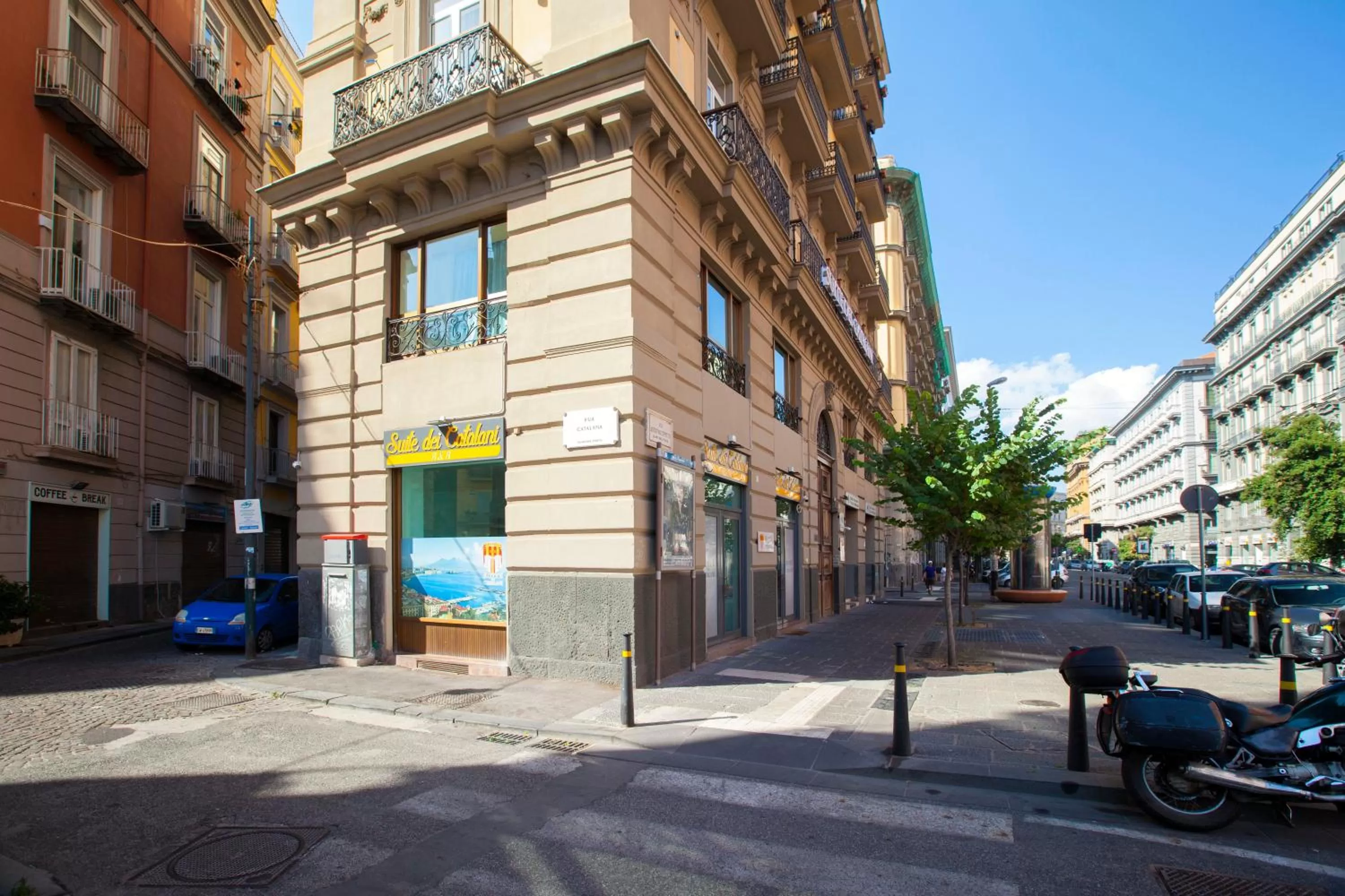 Restaurant/places to eat in Suite dei Catalani