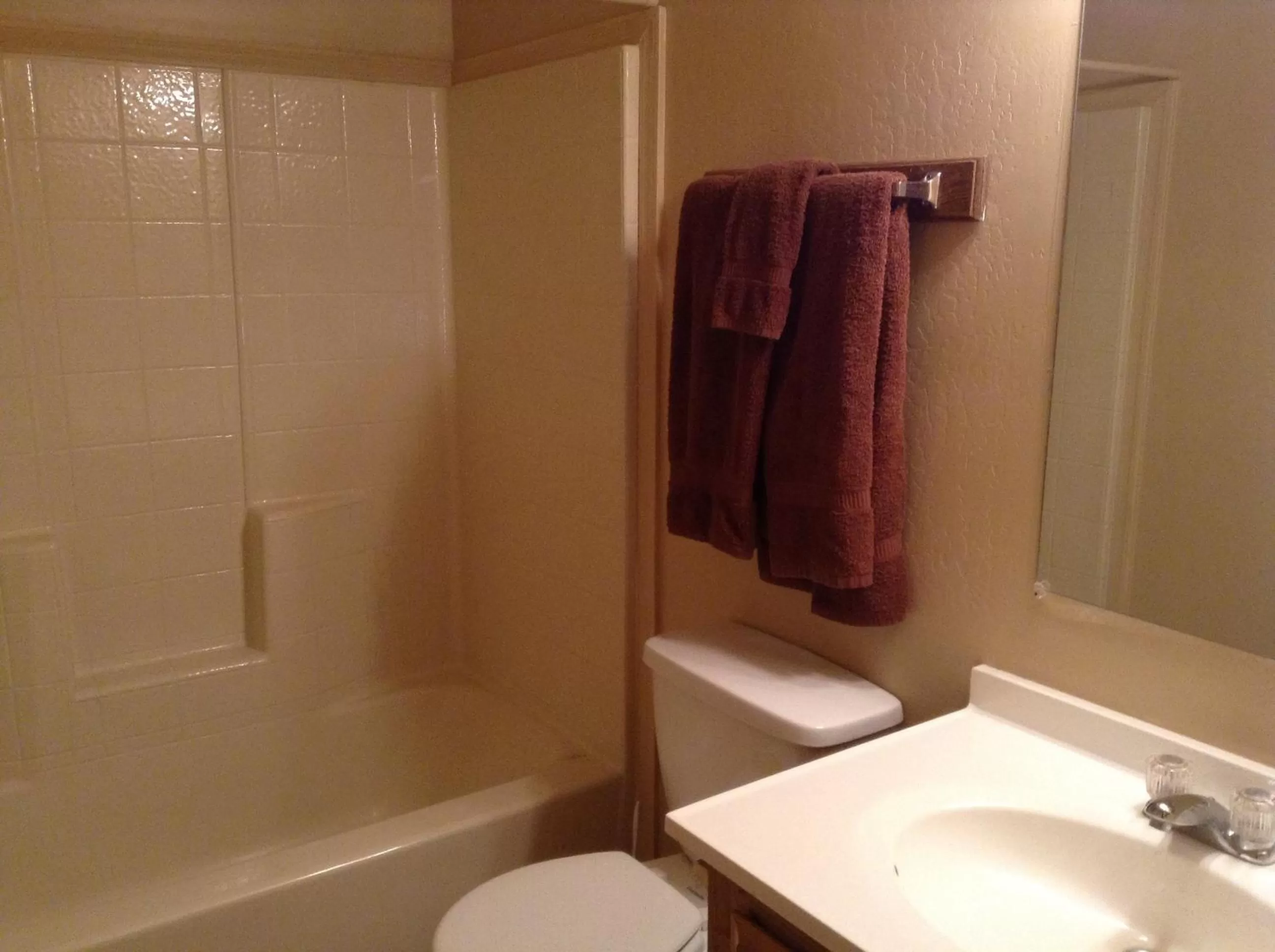 Shower in Rainbows End Fishing Resort