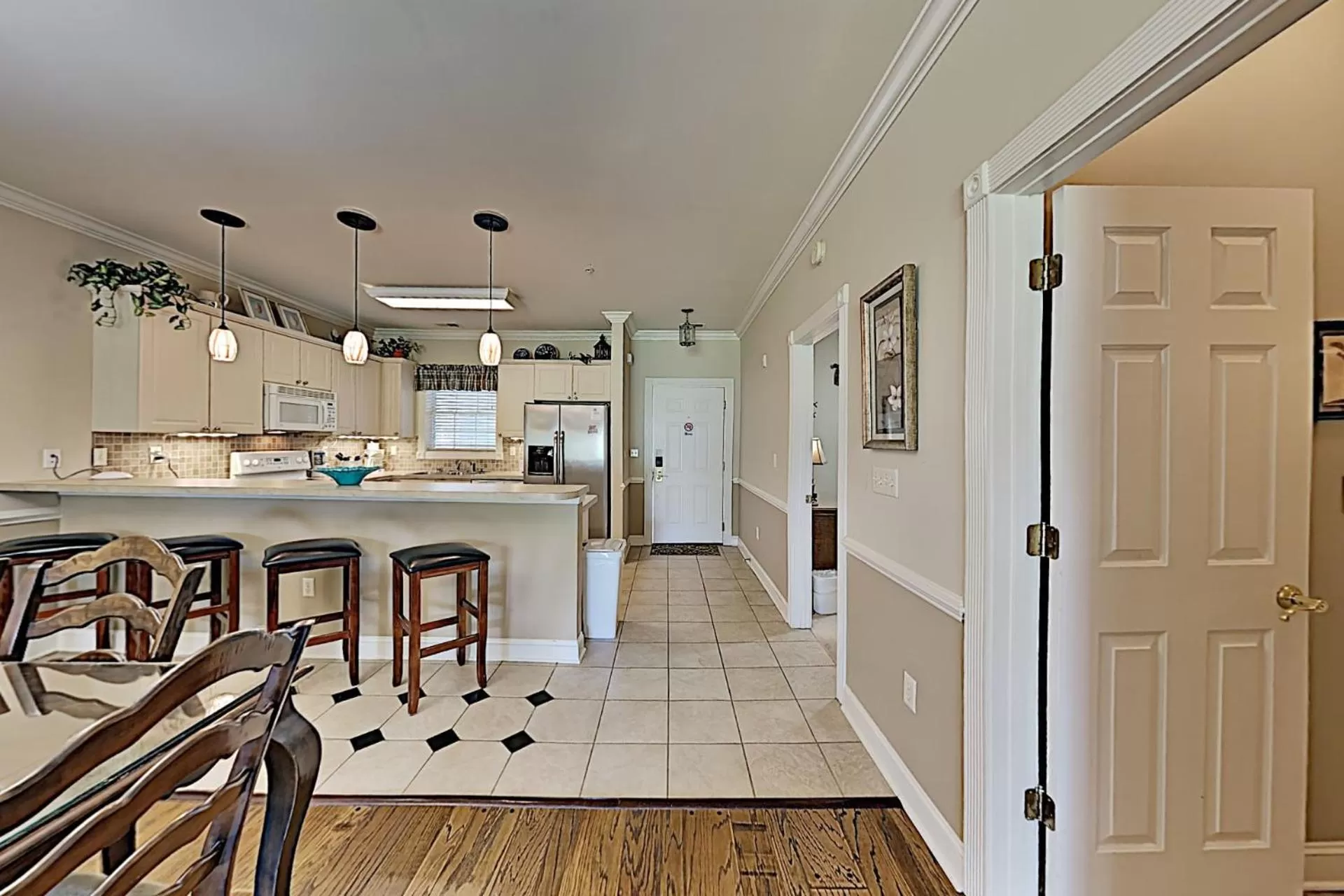 Kitchen or kitchenette in Myrtlewood Condos