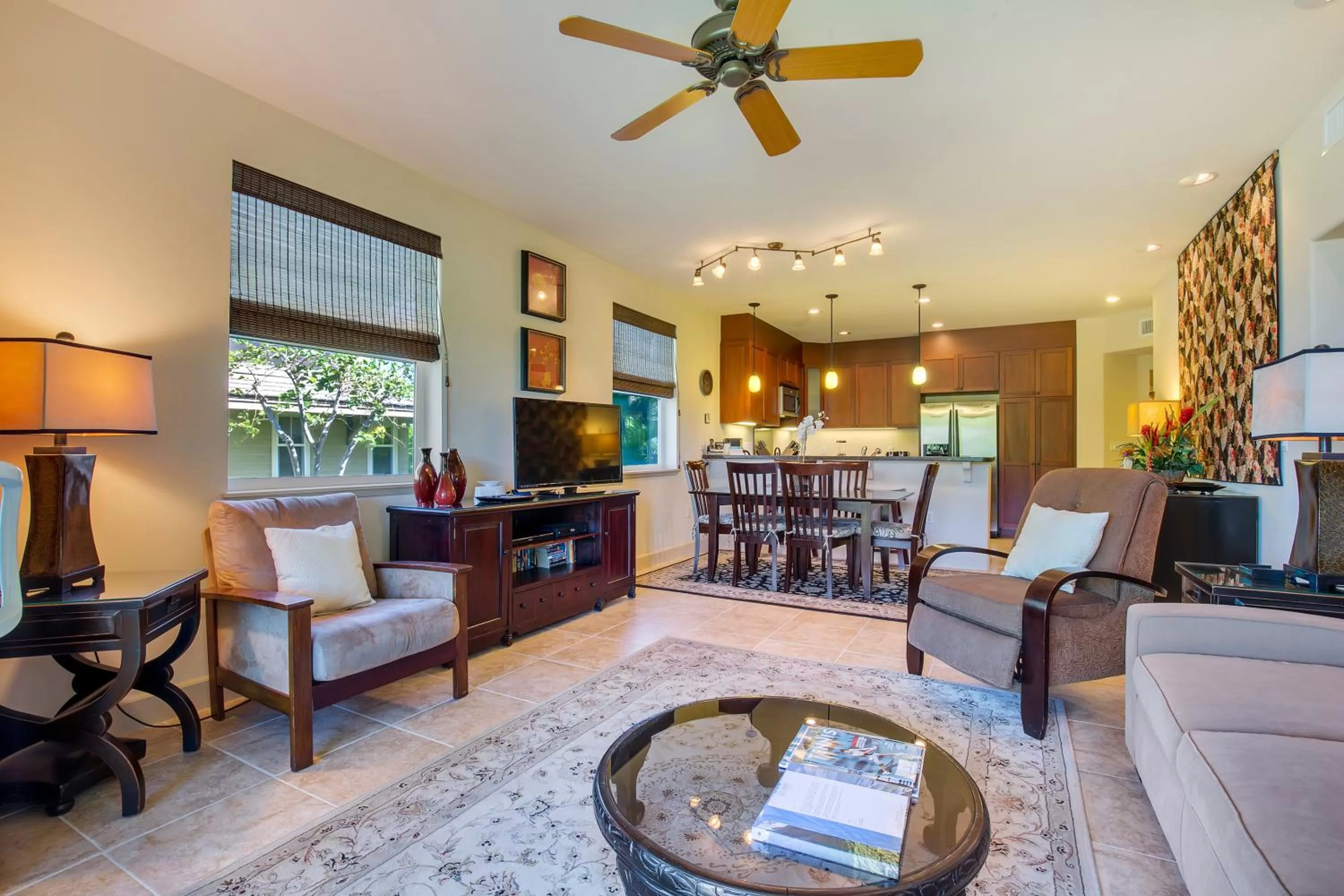 Living room in Castle Hali'i Kai at Waikoloa