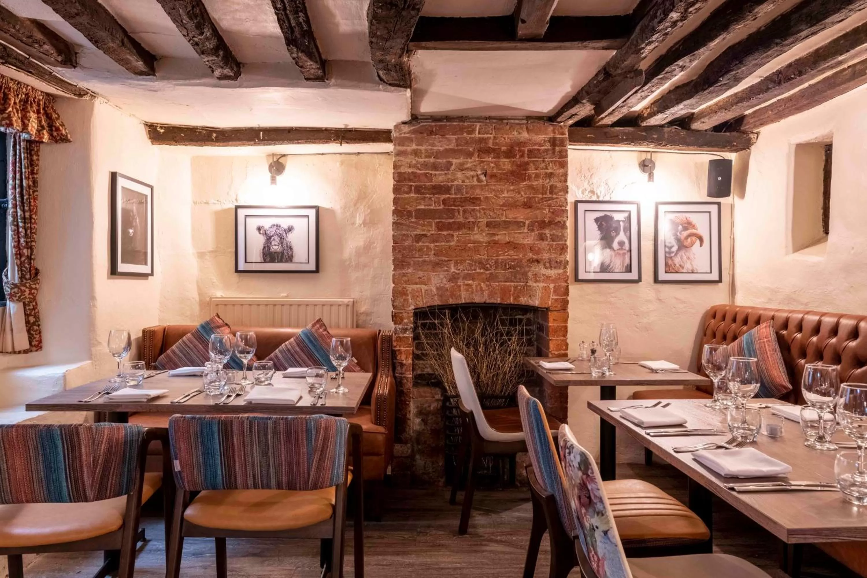 Restaurant/places to eat in Wisteria Hotel