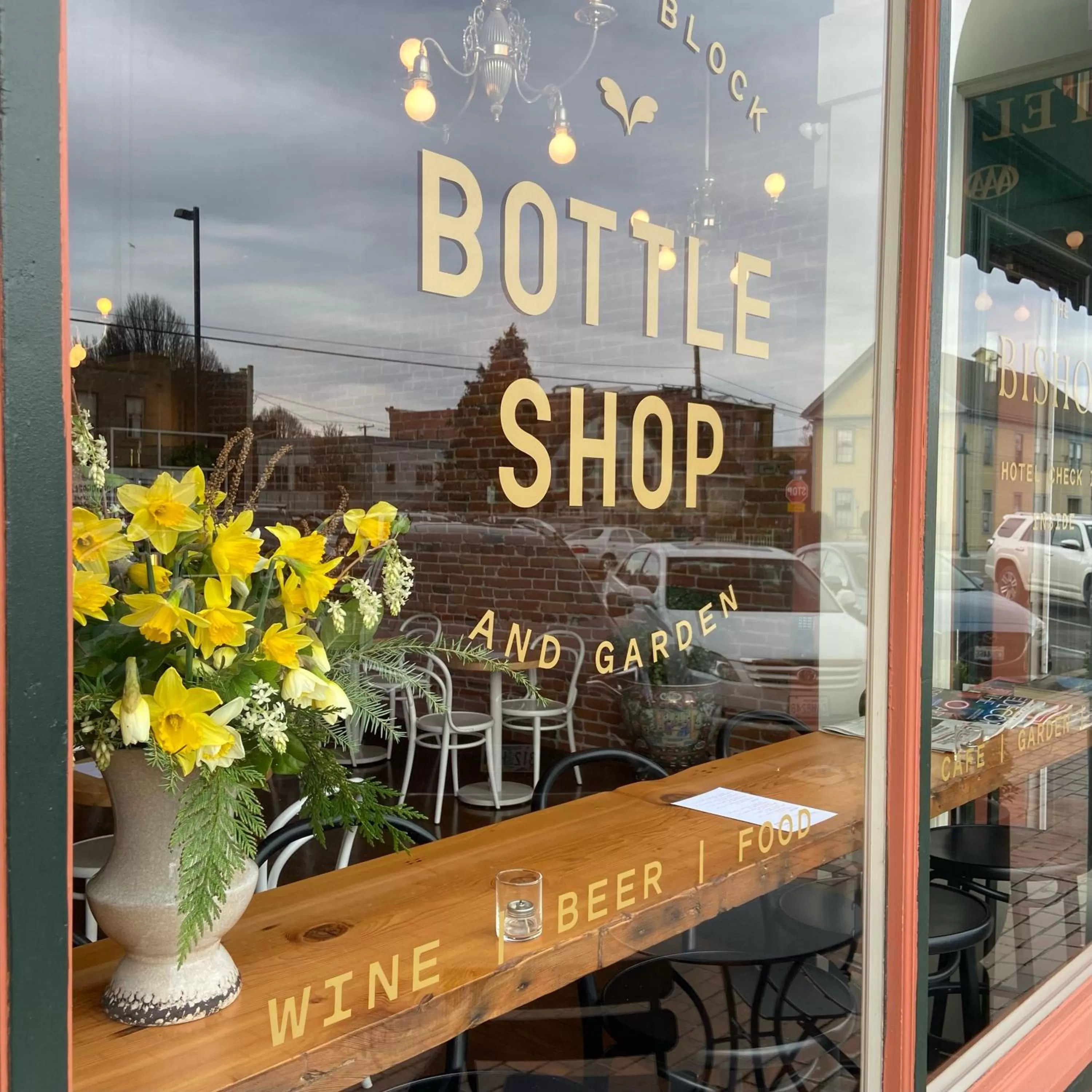 Logo/Certificate/Sign in The Bishop Hotel