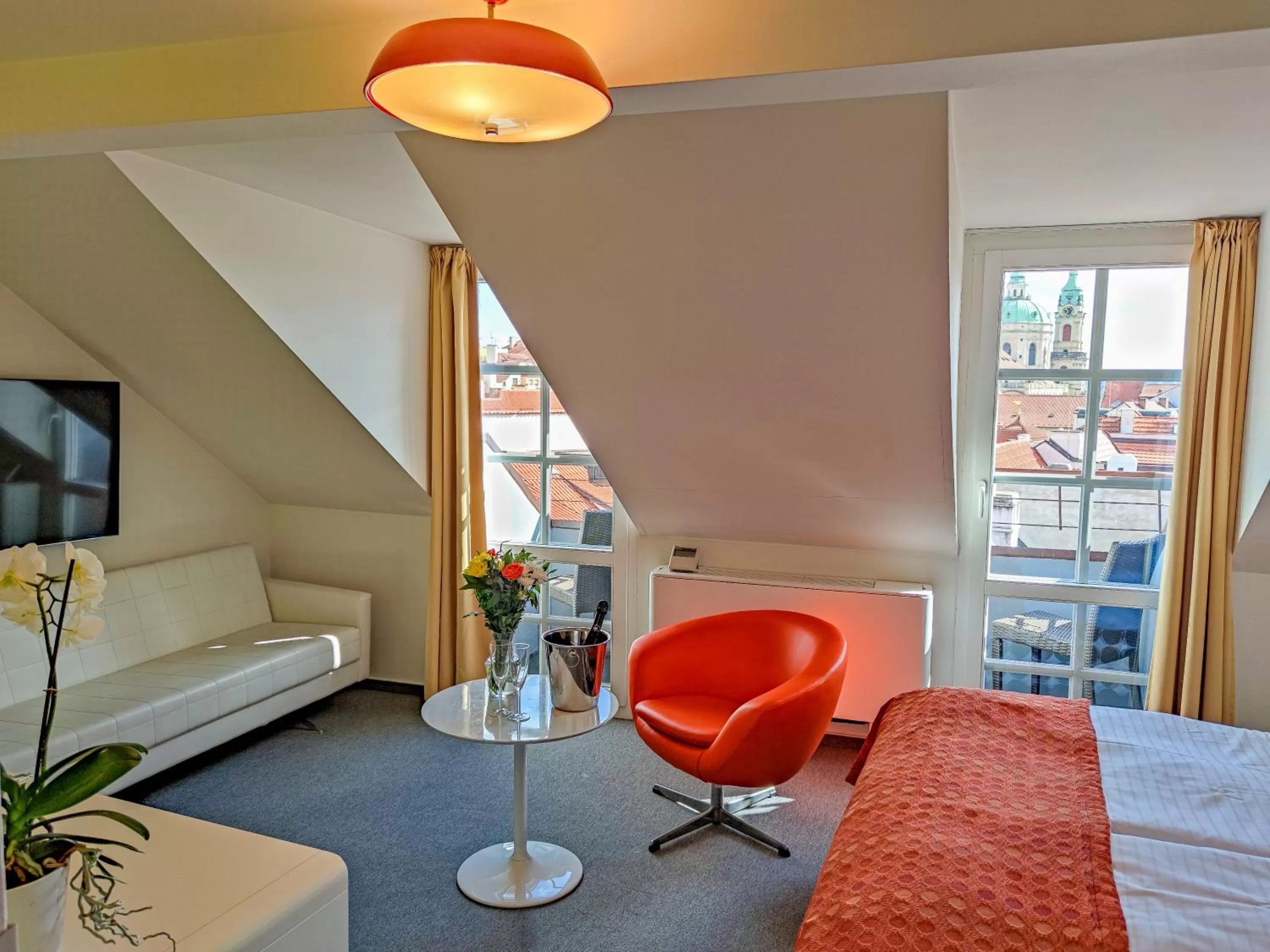 Bed in LH Vintage Design Hotel Sax