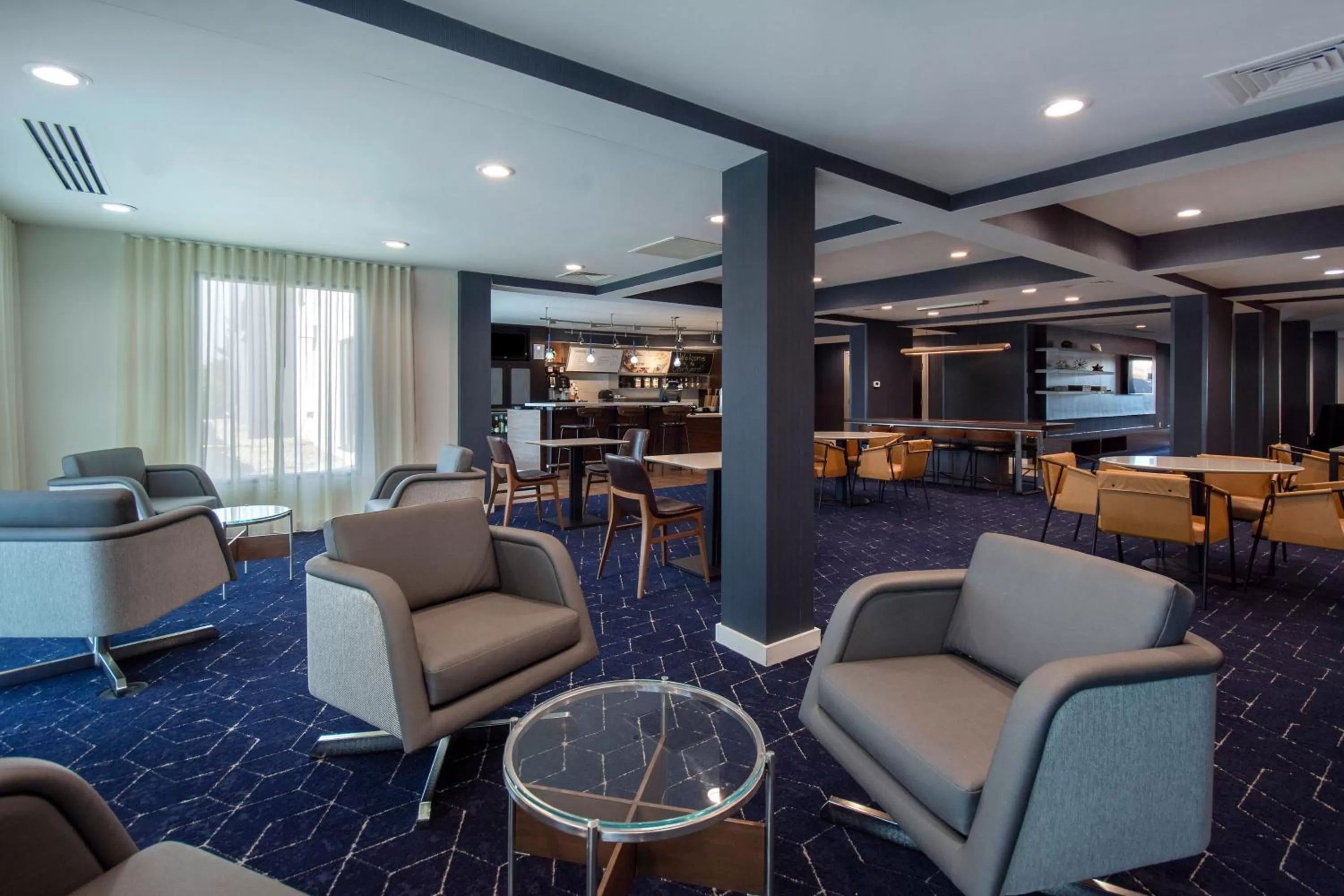 Lobby or reception in Courtyard by Marriott Cincinnati Airport