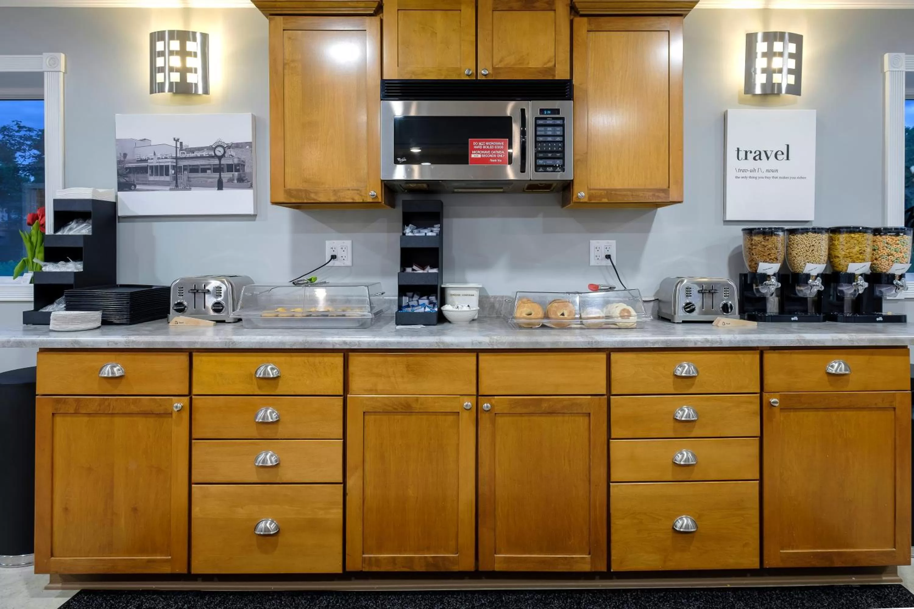 Breakfast in Red Roof Inn and Suites Herkimer