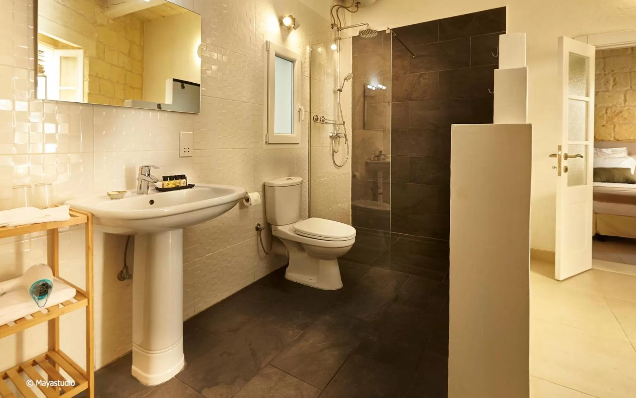 Shower in Provicario