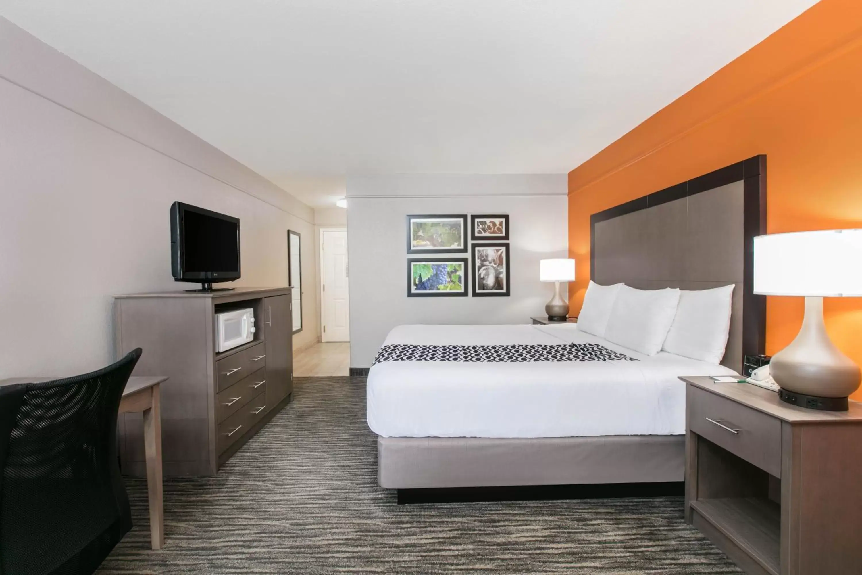 King Room - Non-Smoking in La Quinta by Wyndham Fredericksburg King Room - Non-Smoking in La Quinta by Wyndham Fredericksburg