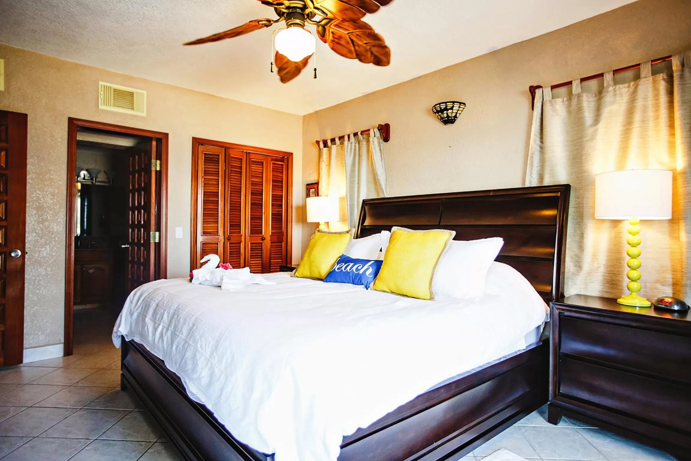 Bedroom, Bed in Pelican Reef Villas Resort