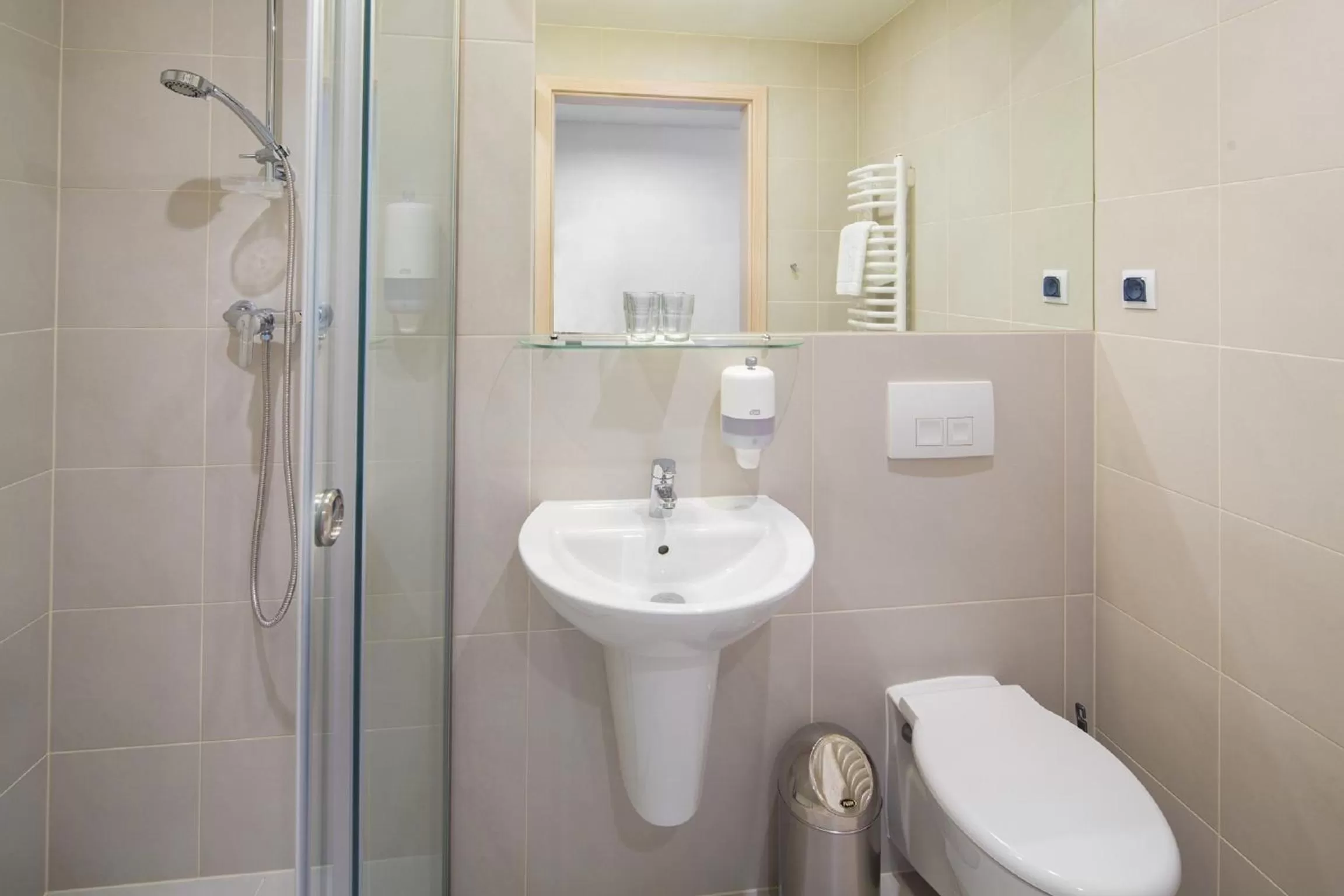 Bathroom in Automobil Hotel