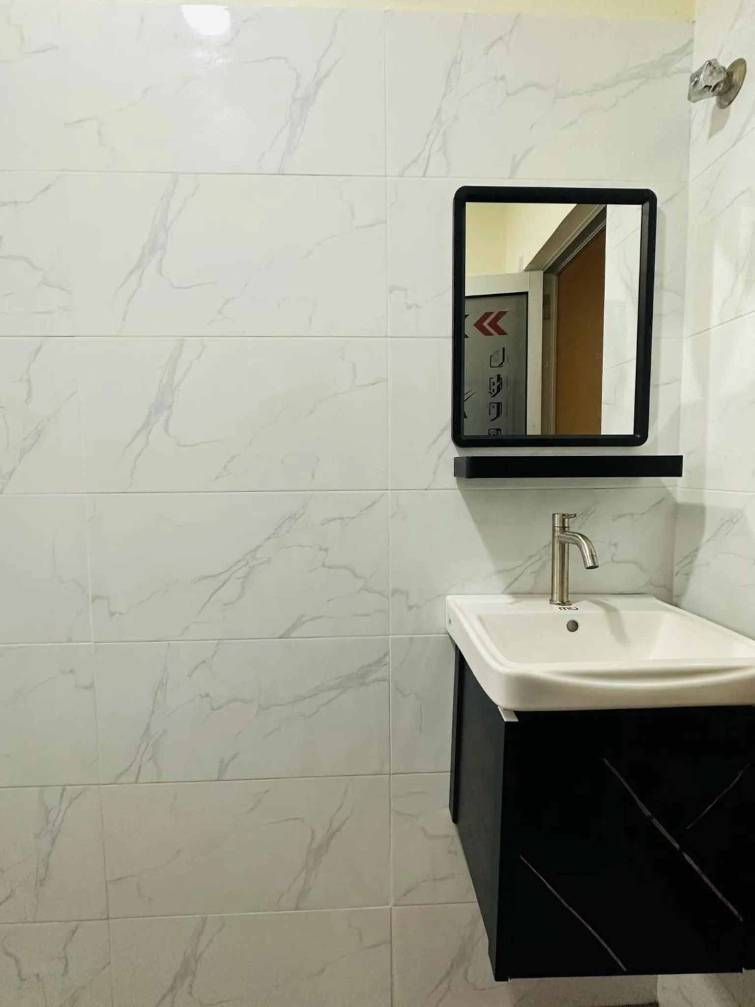 Bathroom in The Explorers Guesthouse and Hostel