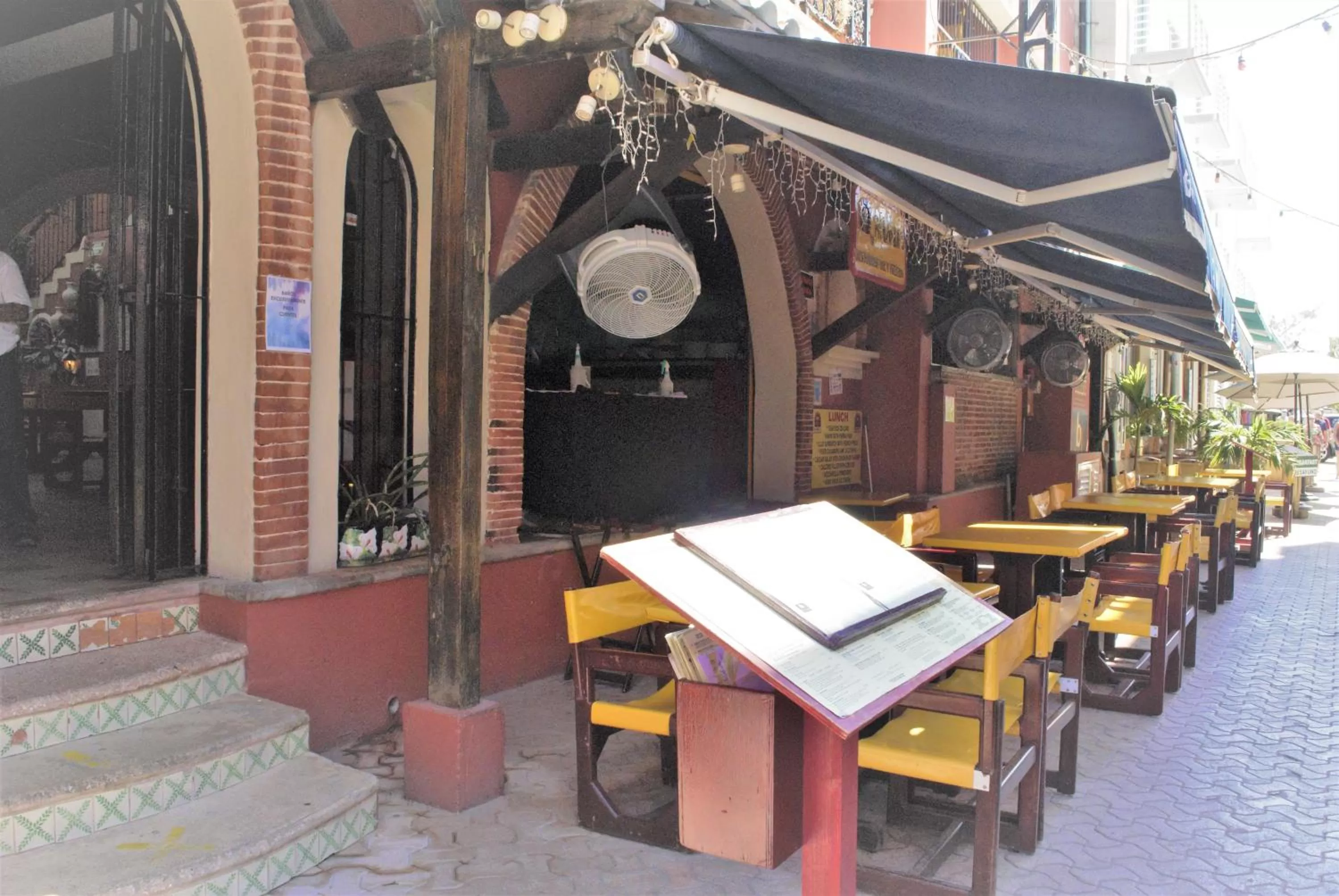 Facade/entrance in Hotel Belmar