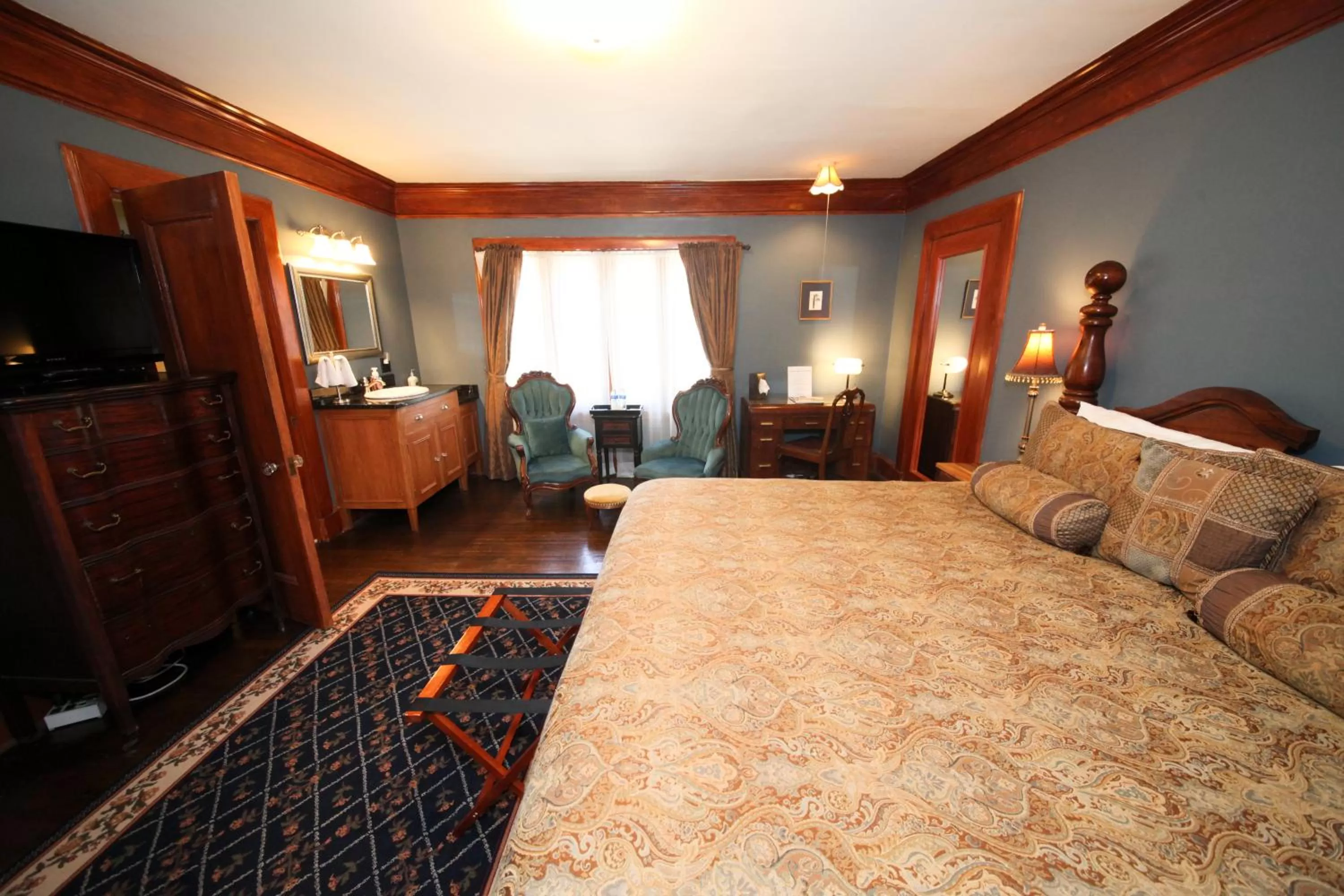 Bed in Leonard at Logan House