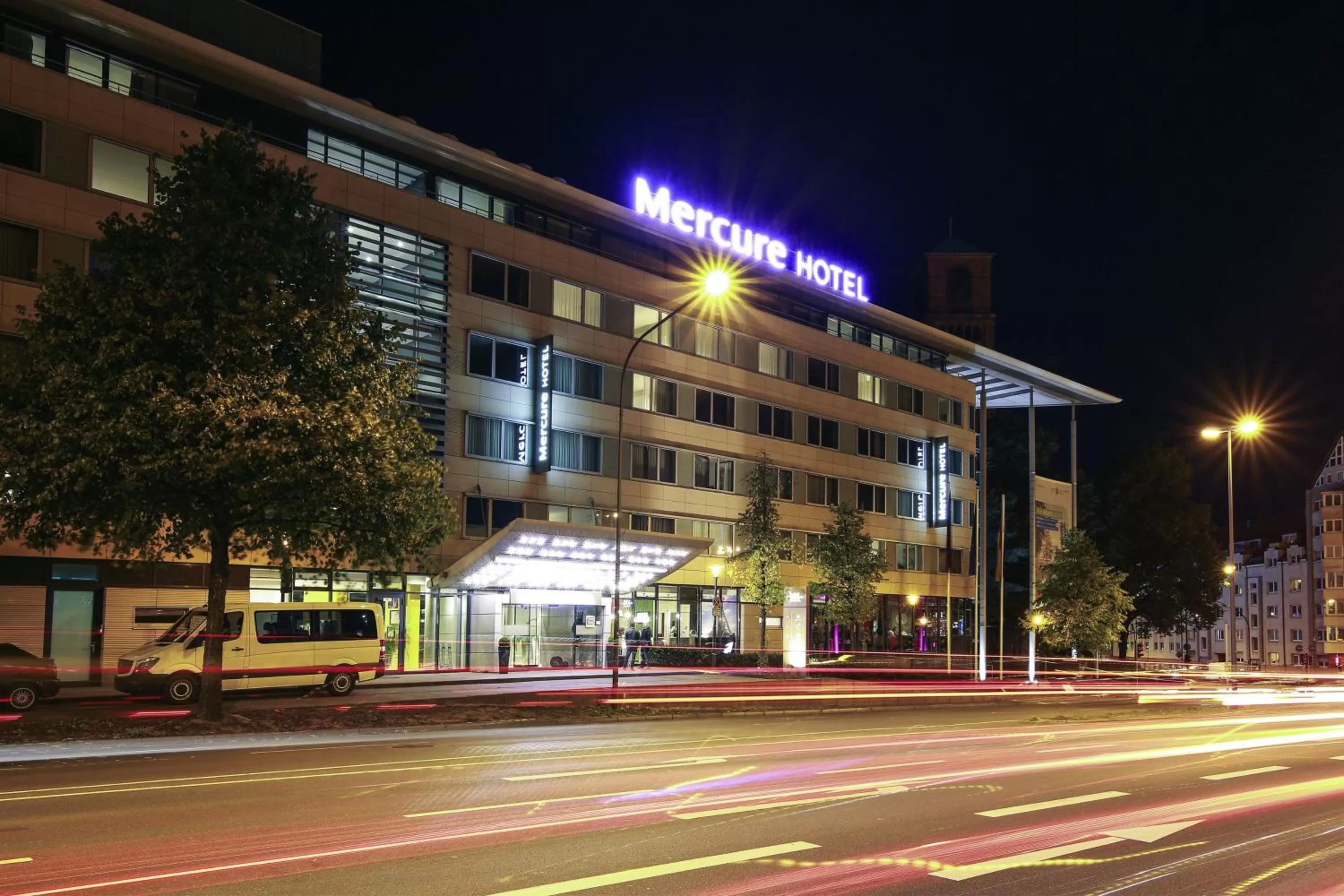 Facade/entrance in Mercure Hotel Plaza Essen