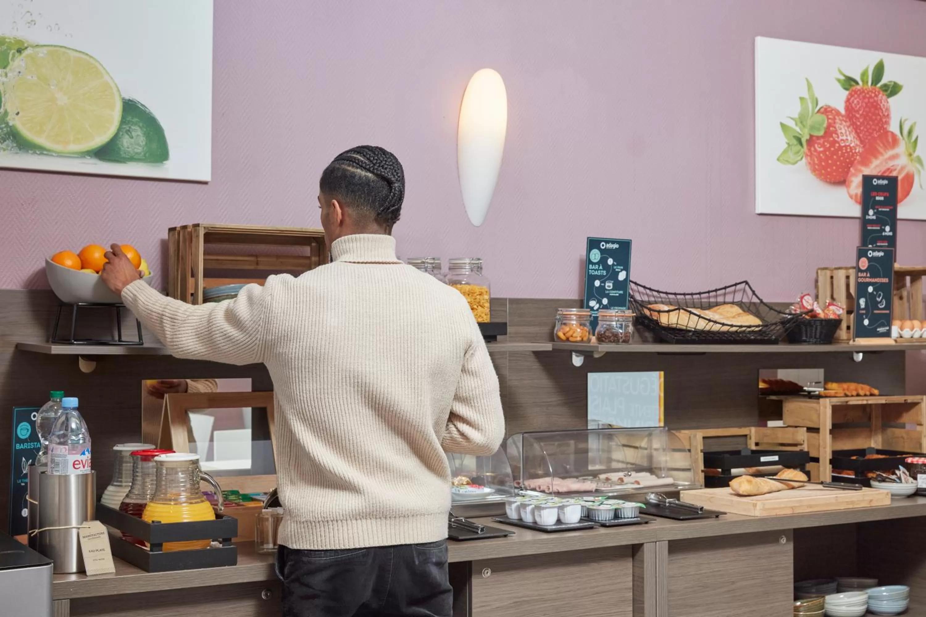 Breakfast in Aparthotel Adagio Access Bordeaux Rodesse