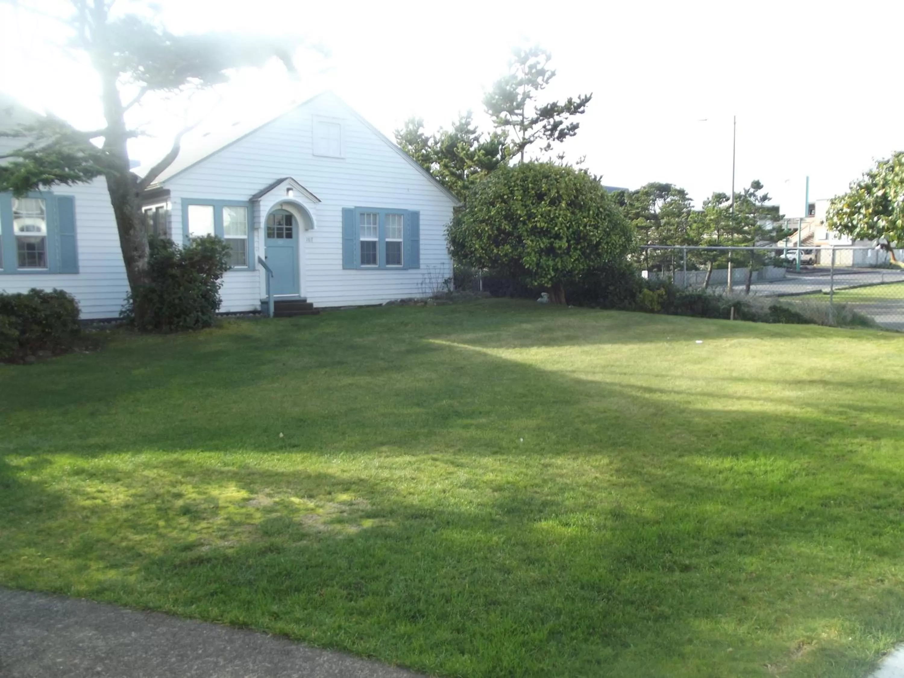 Facade/entrance in Hillcrest Inn
