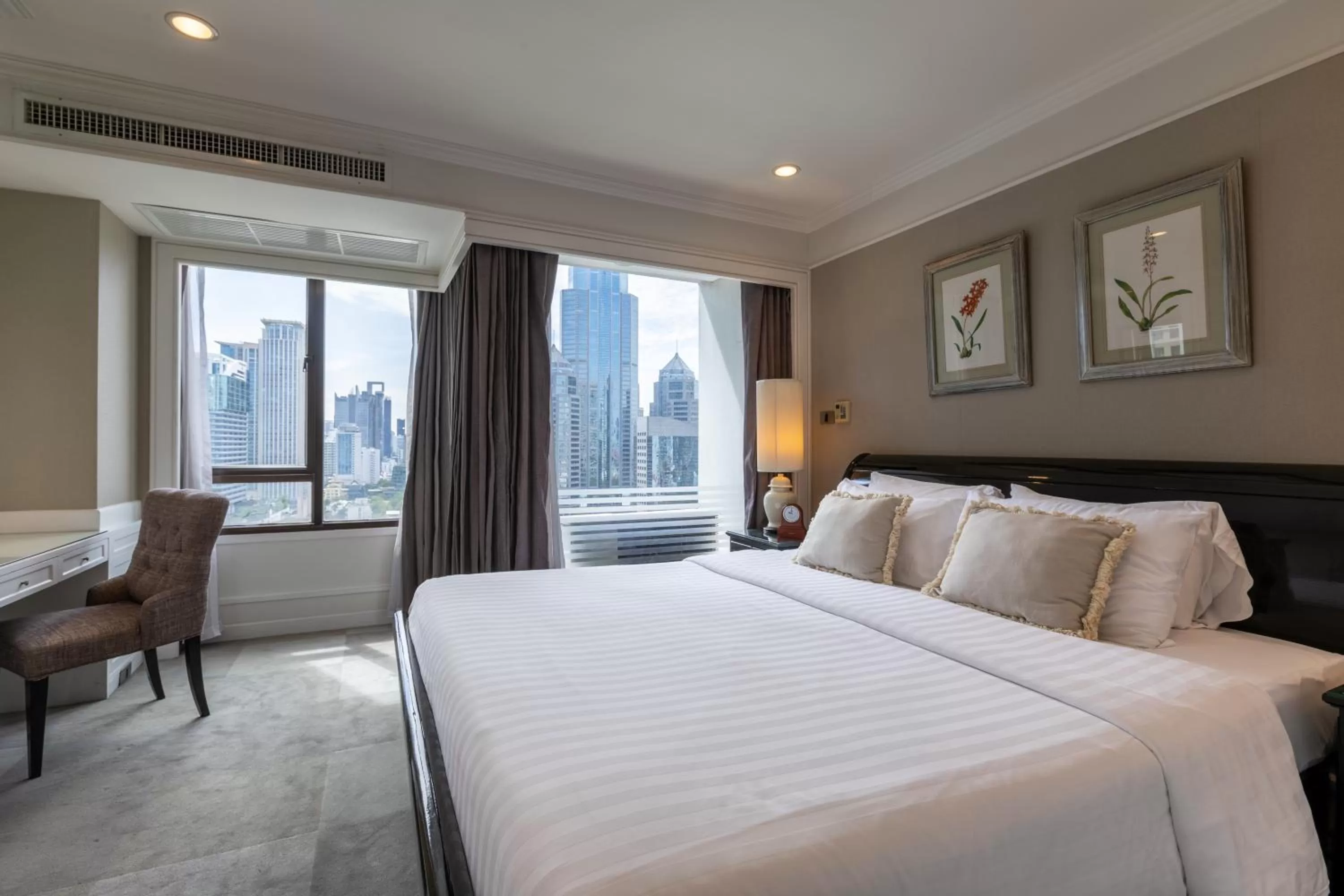 Bed in Cape House Hotel, Bangkok