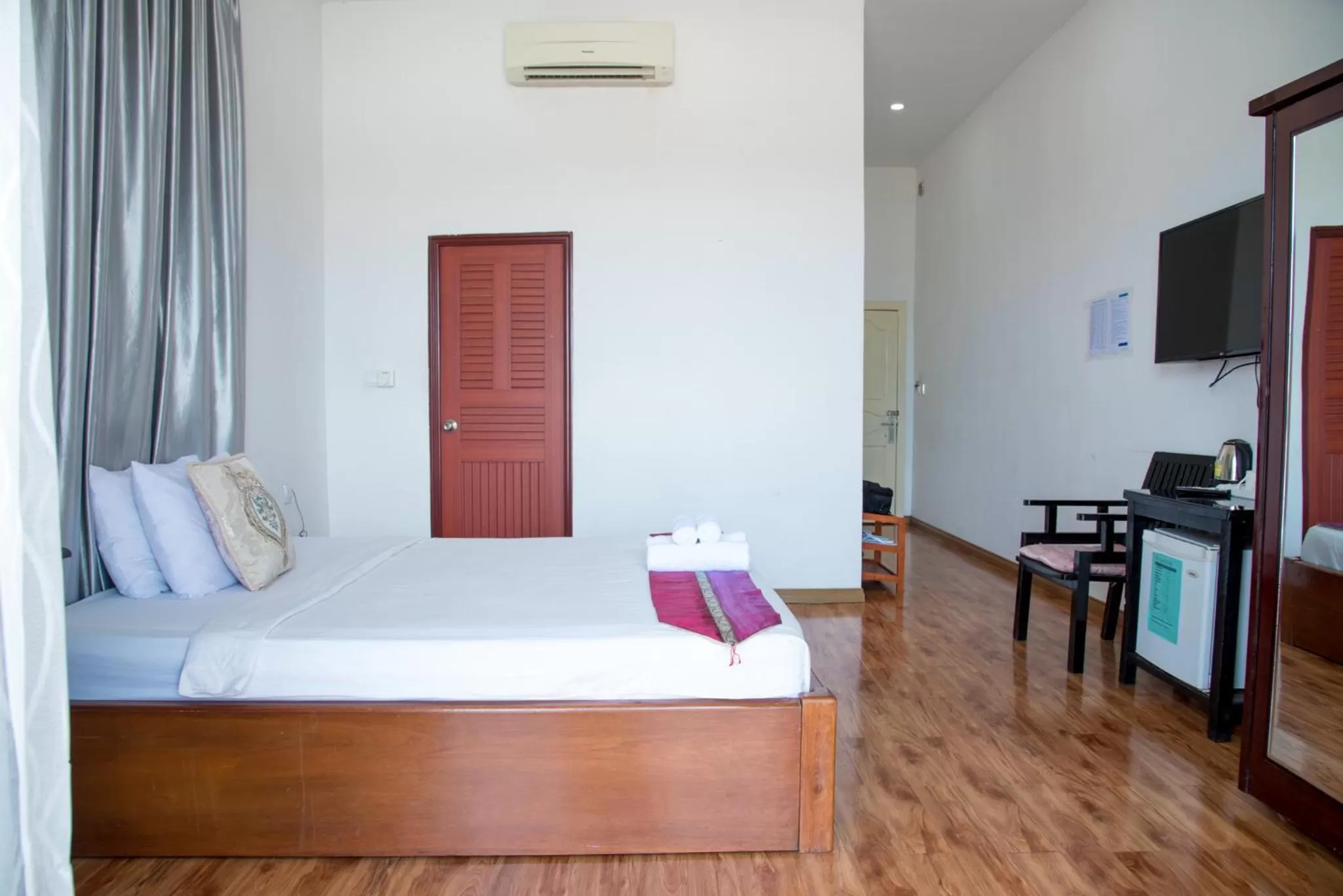 Bedroom, Bed in New Season Riverside Hotel