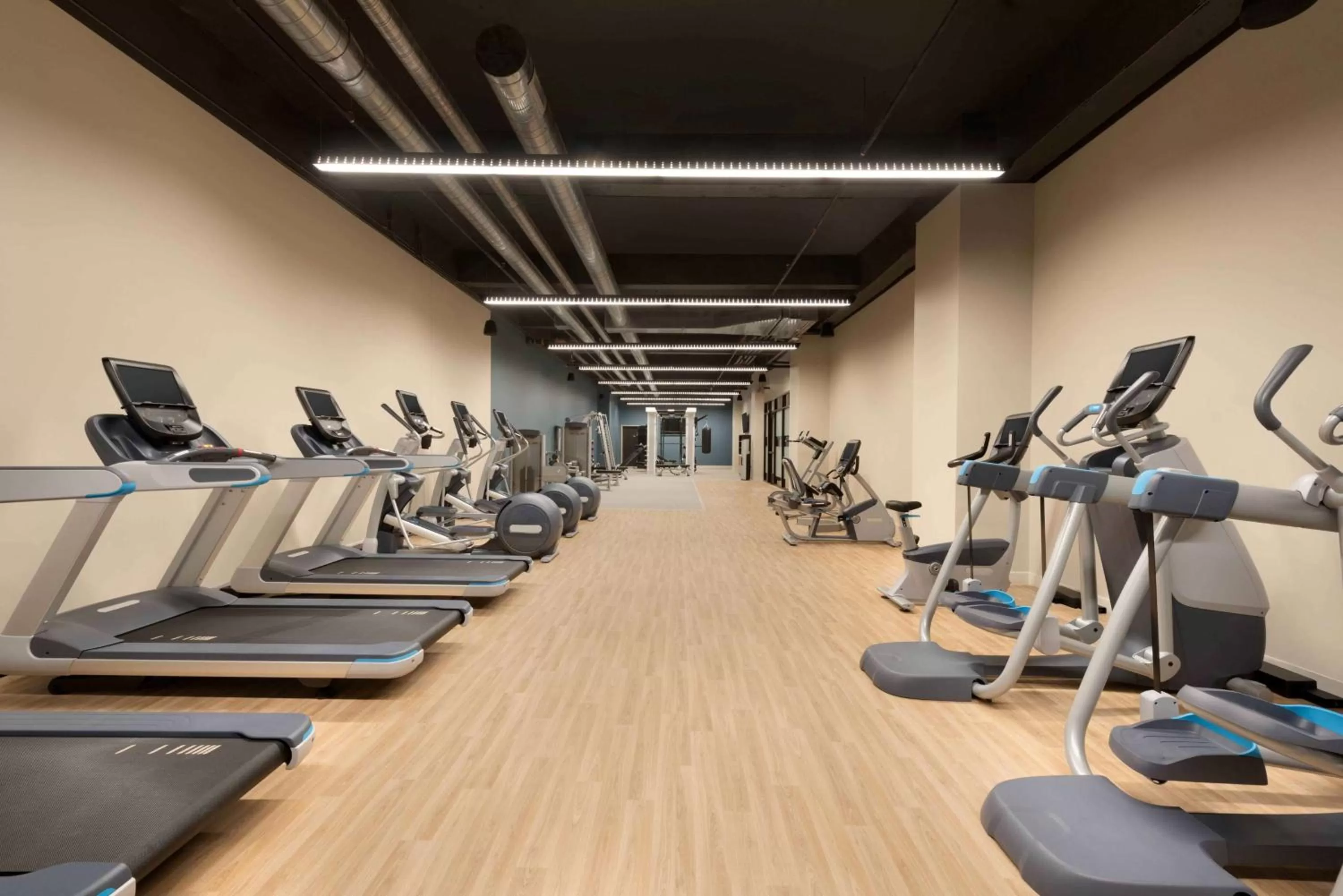 Fitness centre/facilities in Embassy Suites By Hilton Minneapolis Downtown Hotel