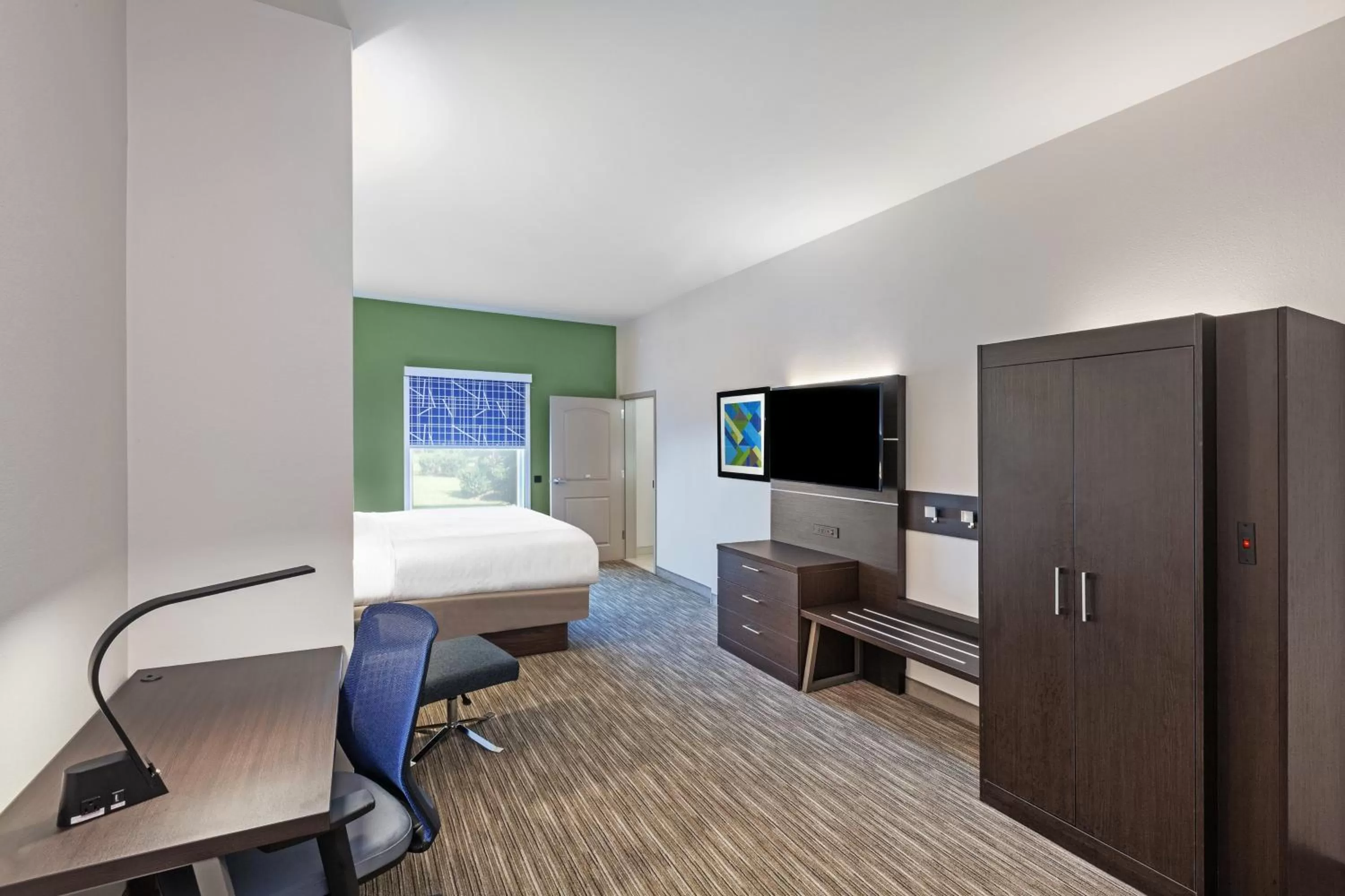 Photo of the whole room, Bed in Holiday Inn Express & Suites Baton Rouge East by IHG