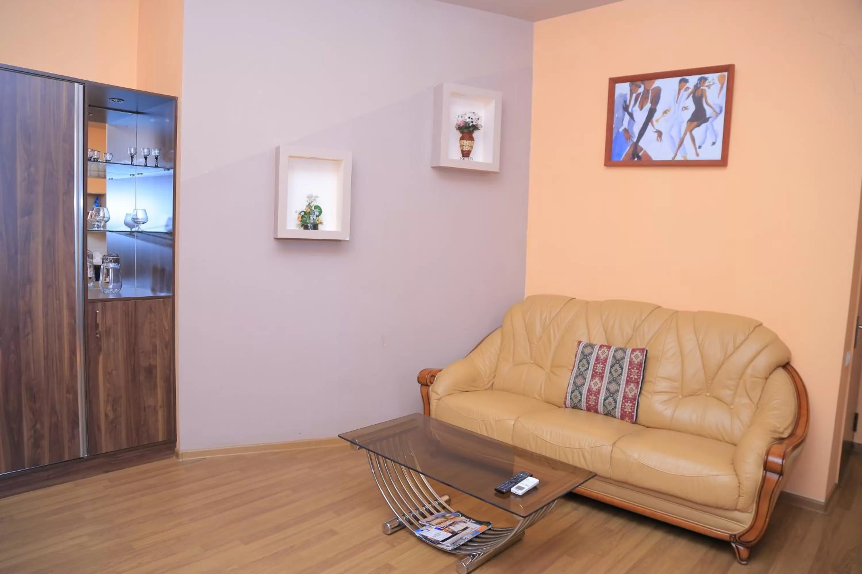 TV and multimedia, Seating Area in Elkoaparthotel