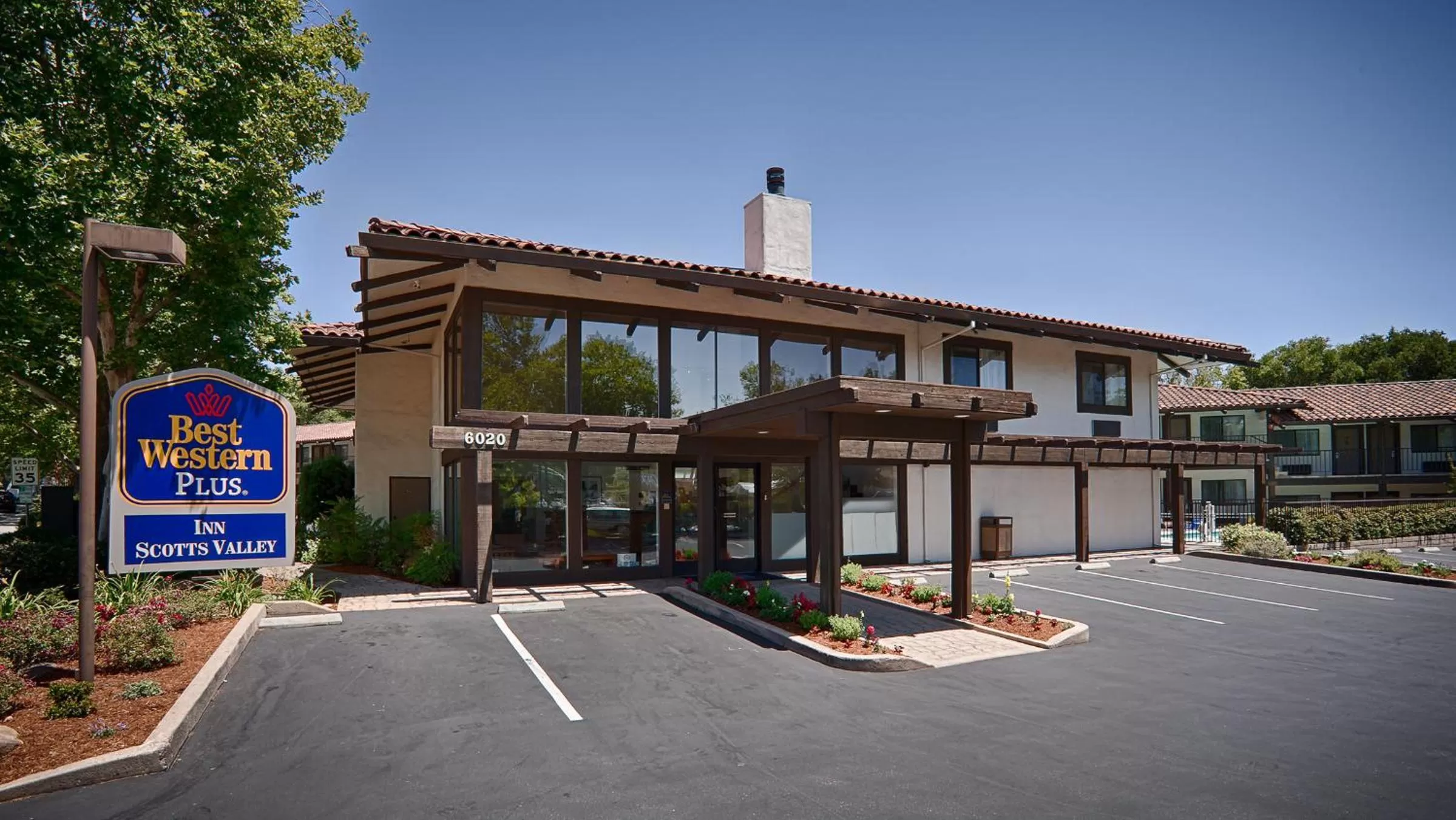 Facade/entrance in Best Western Plus Inn Scotts Valley