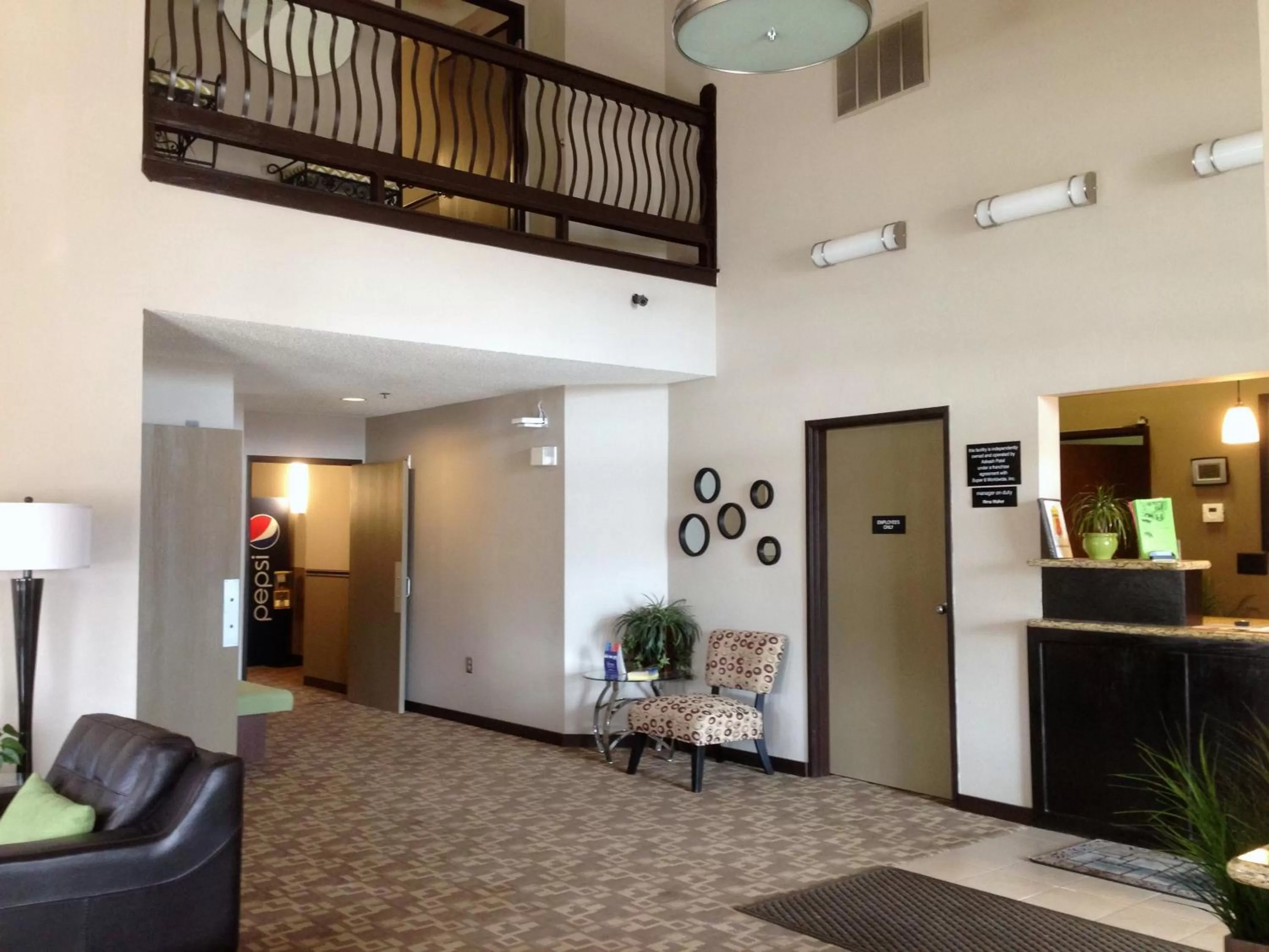 Lobby or reception in Super 8 by Wyndham Stafford/Springfield Area