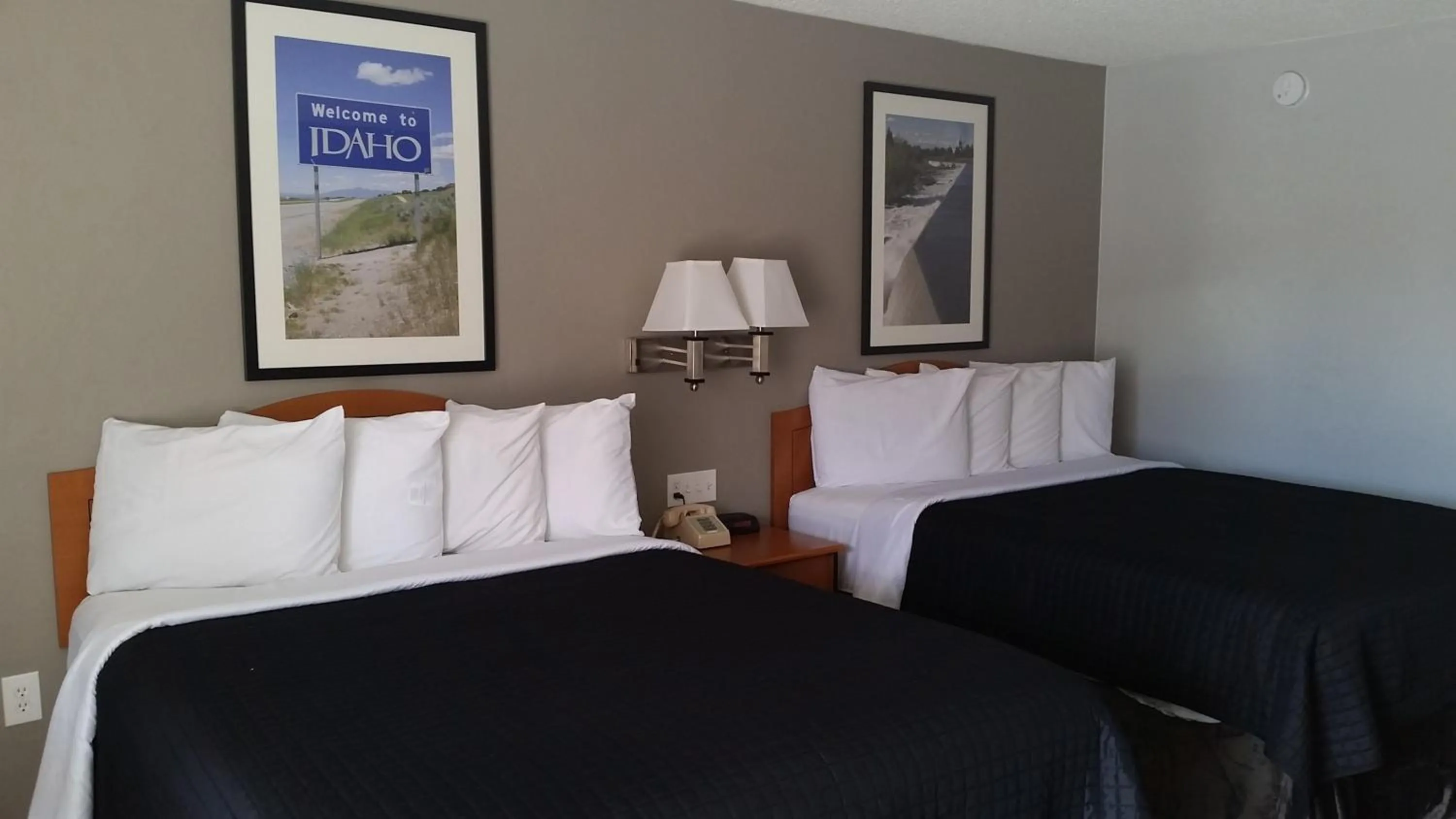 Bedroom, Bed in Motel West