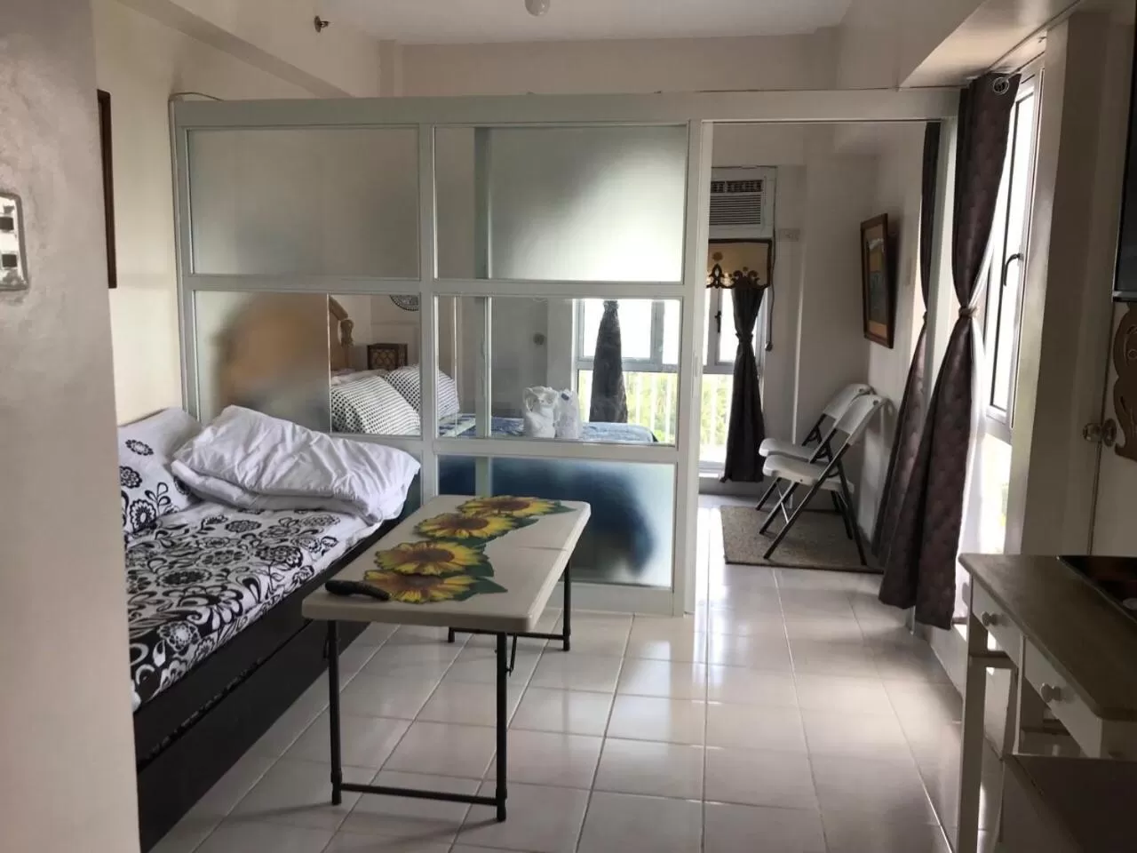 Bed in Condo with Free Swimming Pool & Viewing Deck