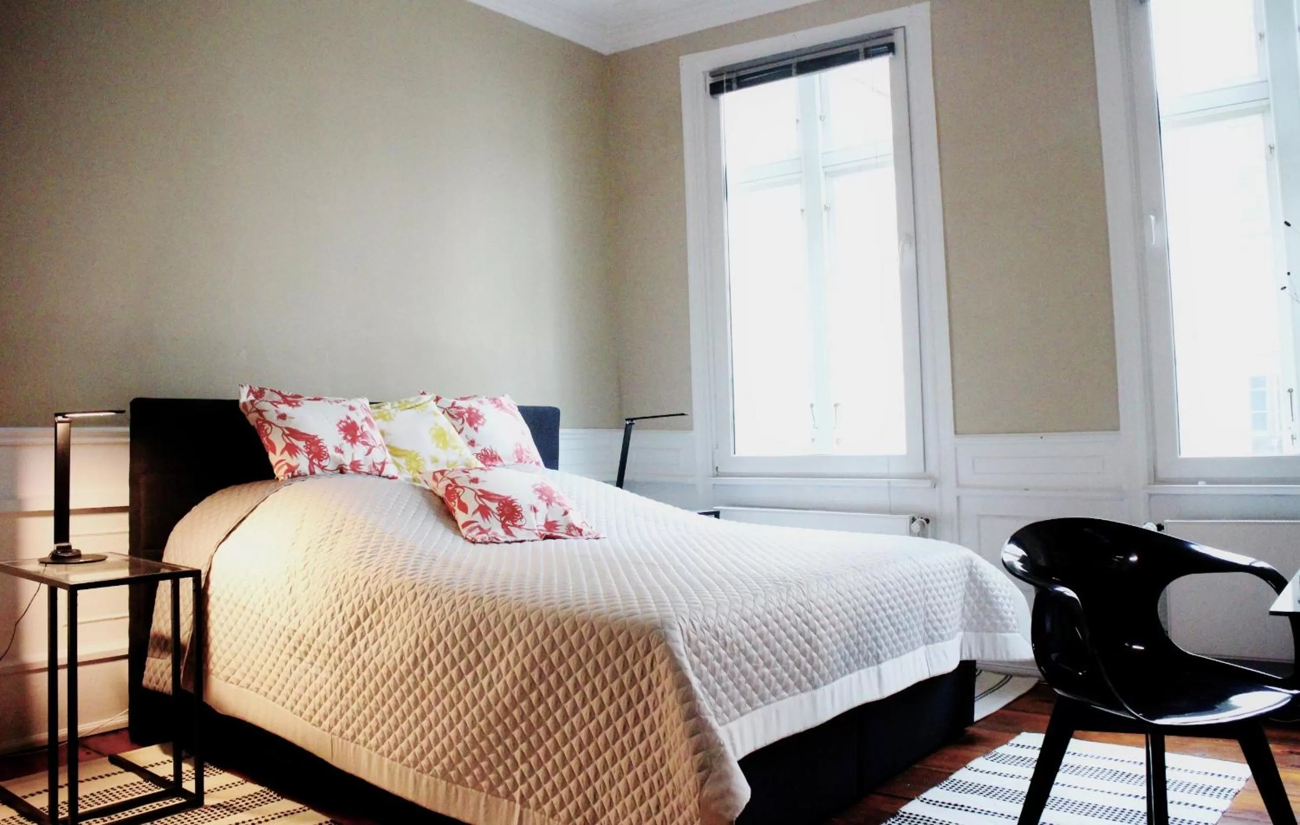 Photo of the whole room, Bed in Central Hotel bel étage