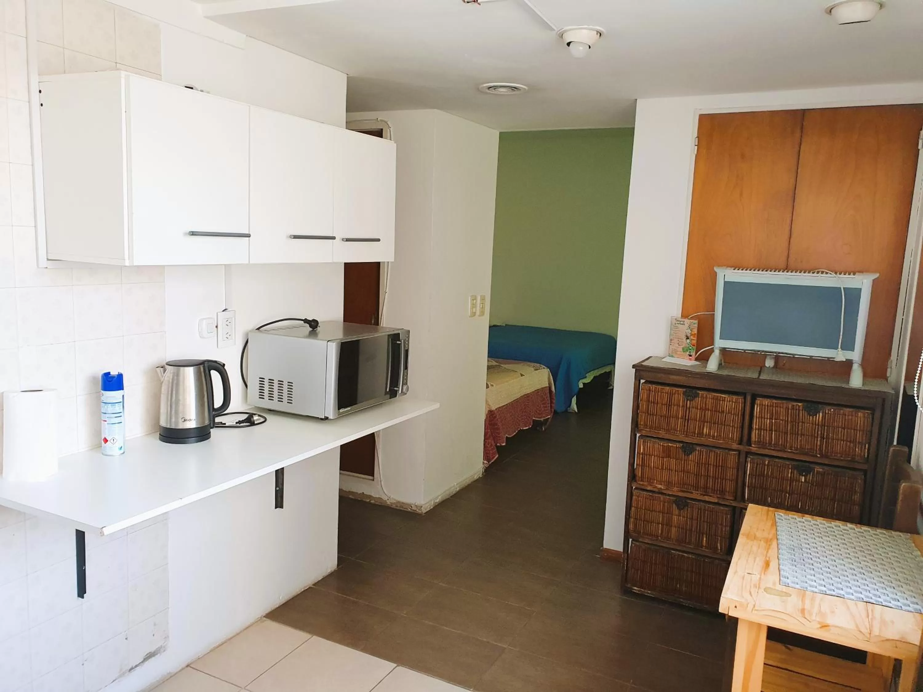 kitchen, Kitchen/Kitchenette in Habitaciones en Casa con piscina en Palermo Soho!