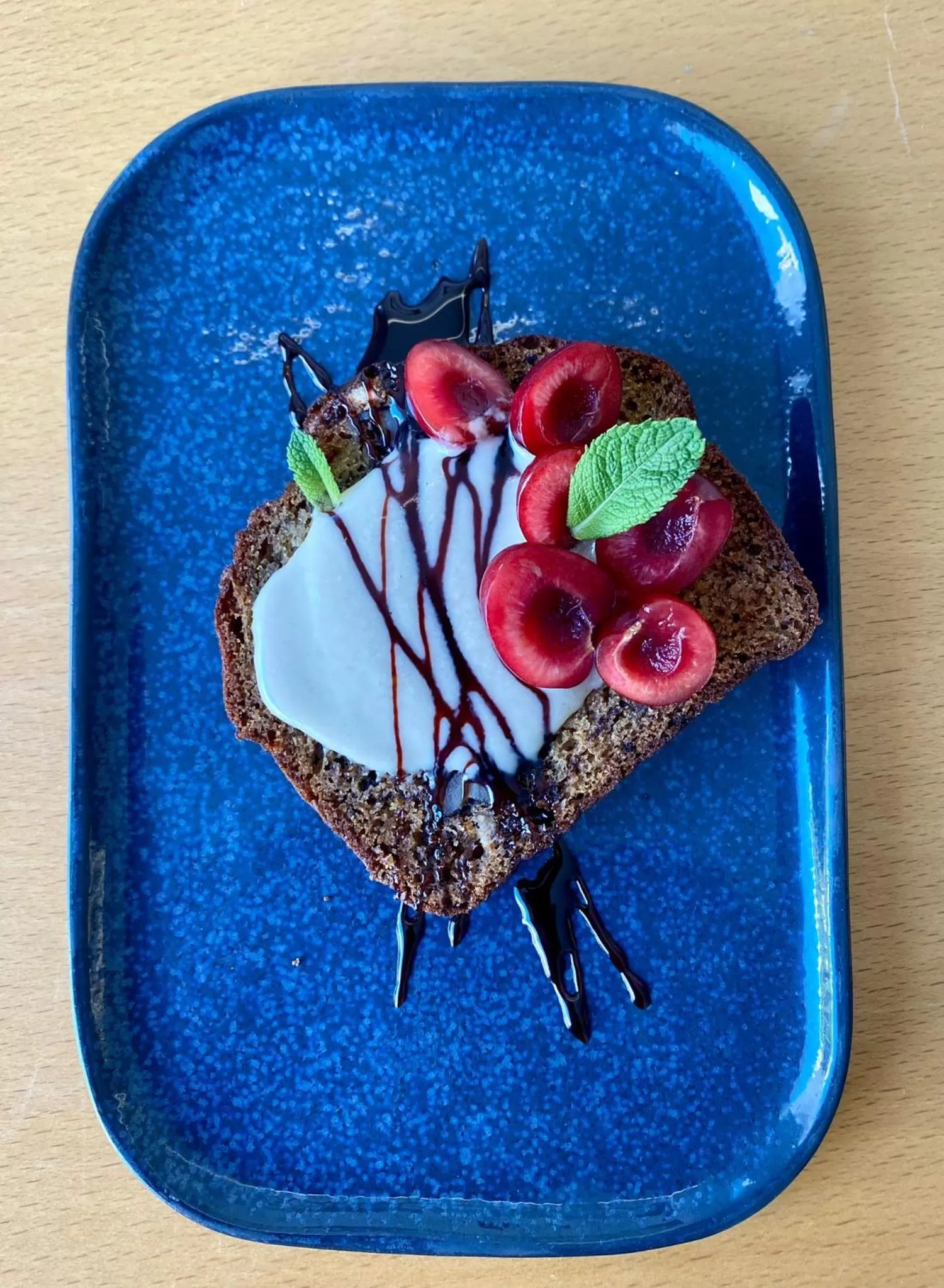 Restaurant/places to eat in Fragile Hotel